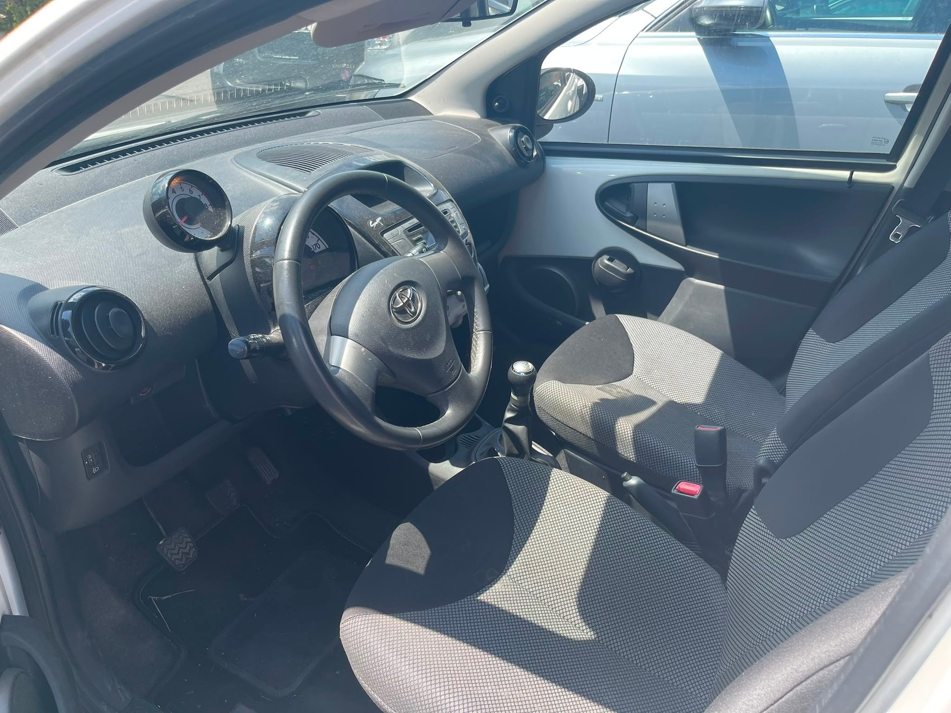 TOYOTA Aygo 1.0 VVT-i Luna-image-7