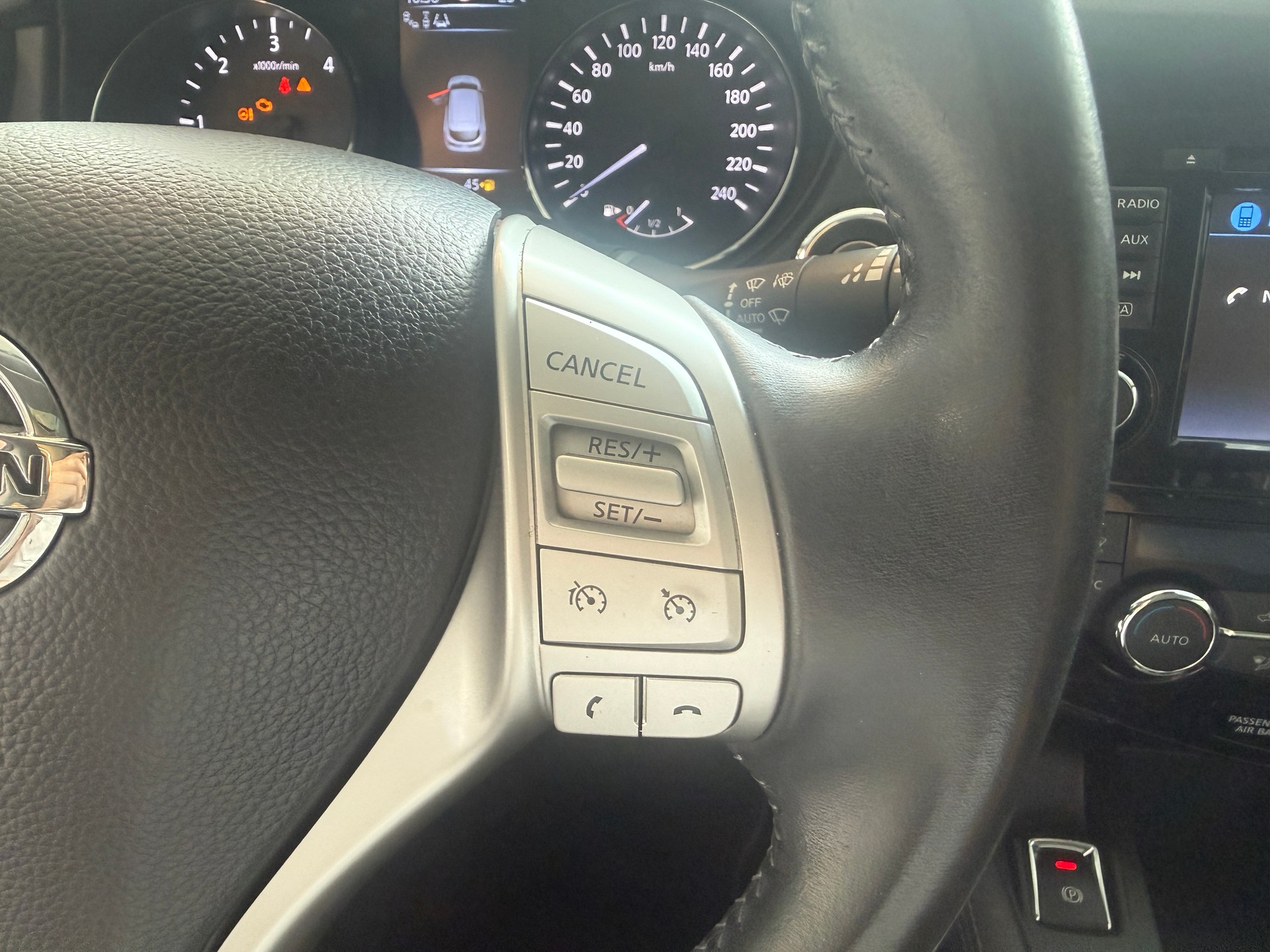 NISSAN Qashqai 1.6 dCi N-Connecta Xtronic CVT-image-19