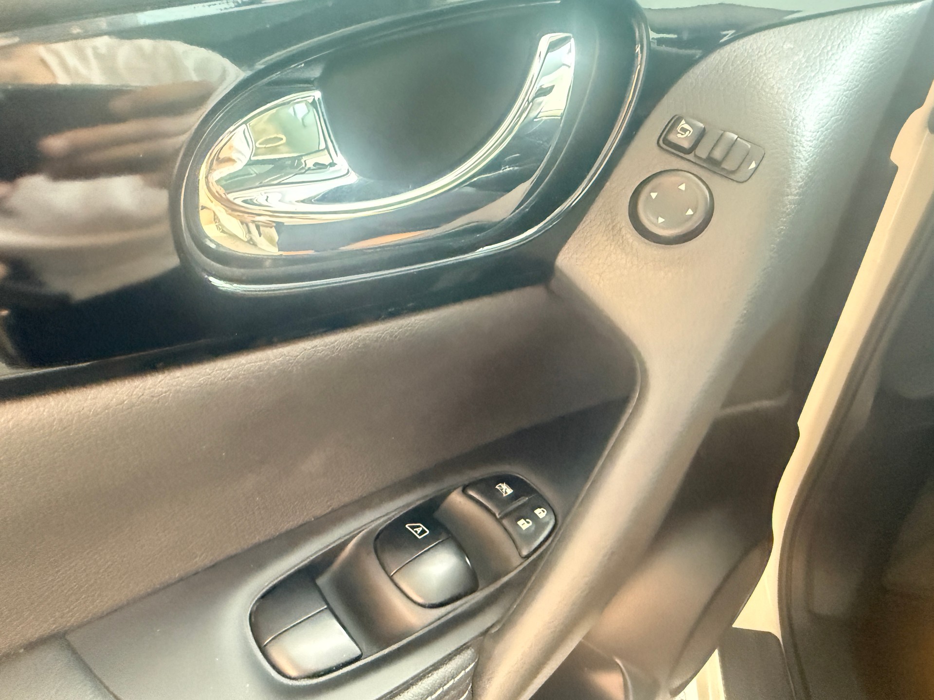 NISSAN Qashqai 1.6 dCi N-Connecta Xtronic CVT-image-23