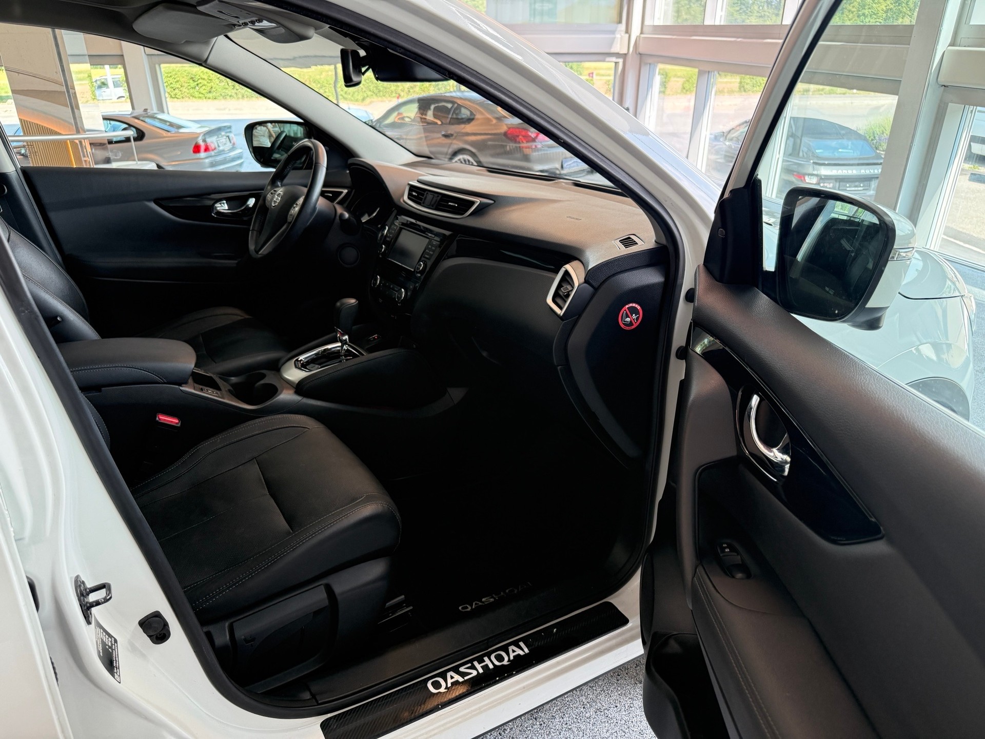 NISSAN Qashqai 1.6 dCi N-Connecta Xtronic CVT-image-11