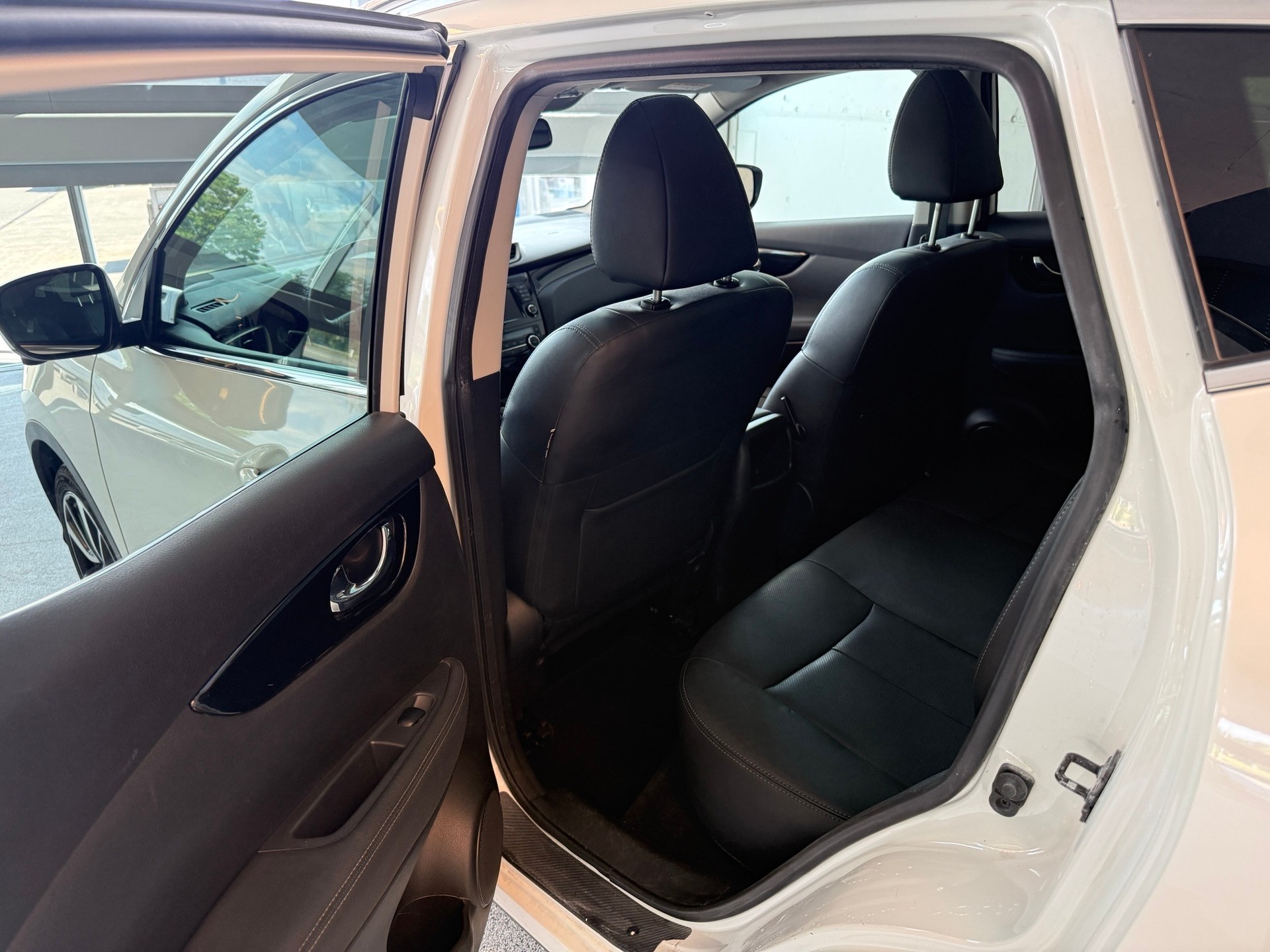 NISSAN Qashqai 1.6 dCi N-Connecta Xtronic CVT-image-8