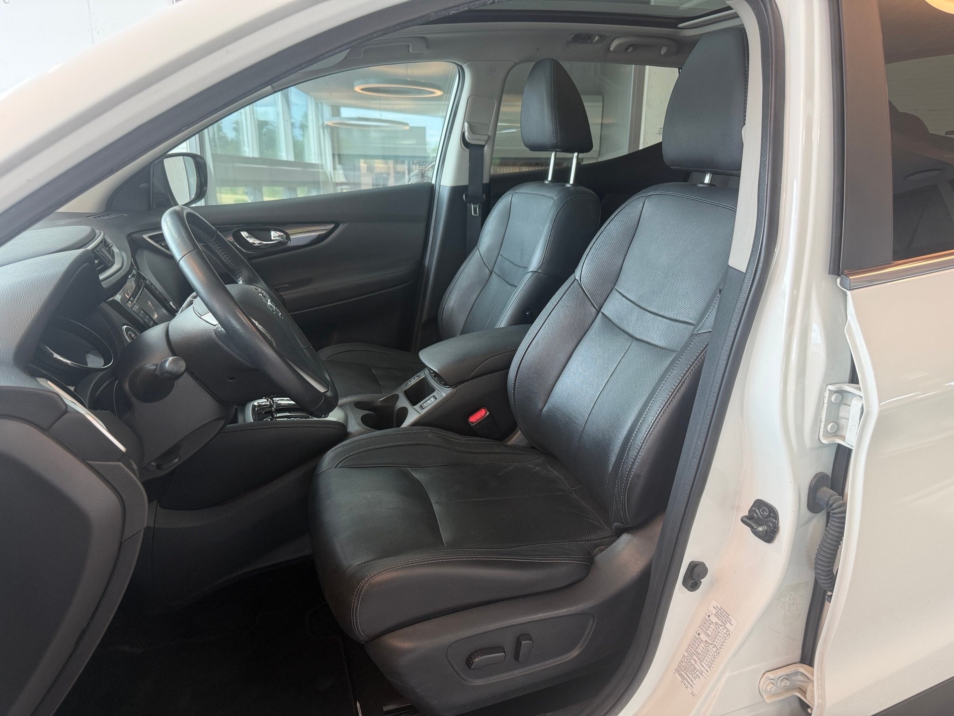 NISSAN Qashqai 1.6 dCi N-Connecta Xtronic CVT-image-7