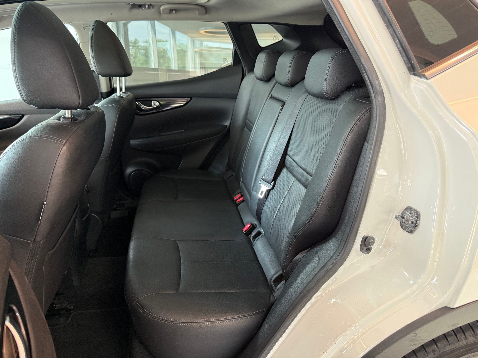 NISSAN Qashqai 1.6 dCi N-Connecta Xtronic CVT-image-9