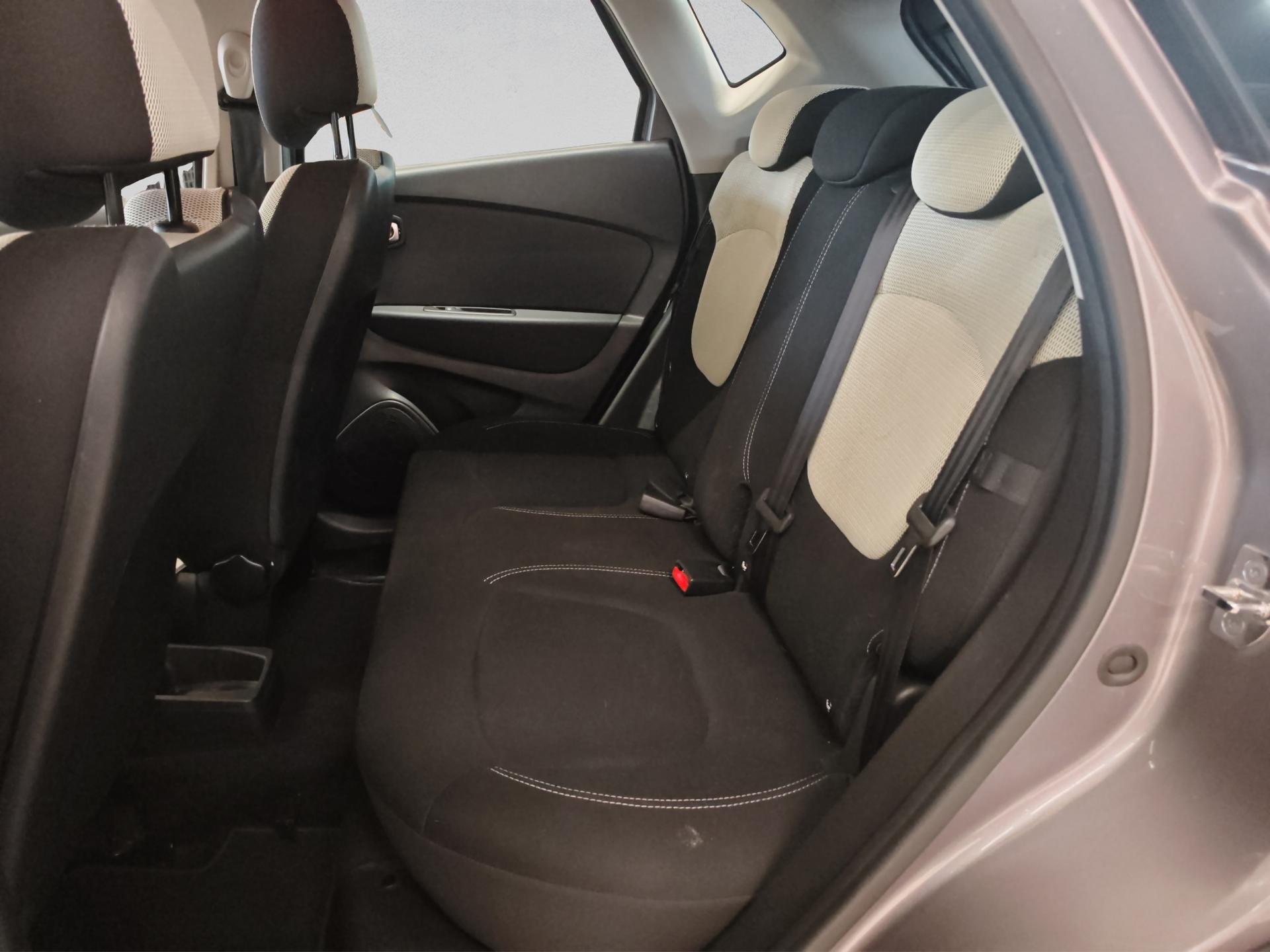RENAULT Captur 0.9 12V Zen-image-14