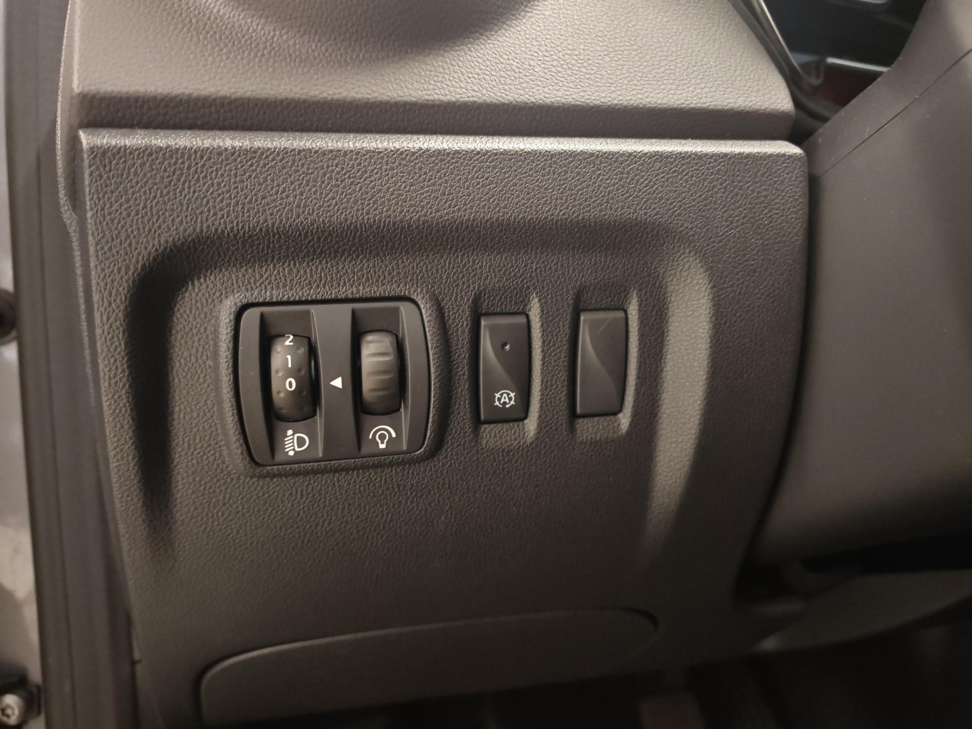 RENAULT Captur 0.9 12V Zen-image-18