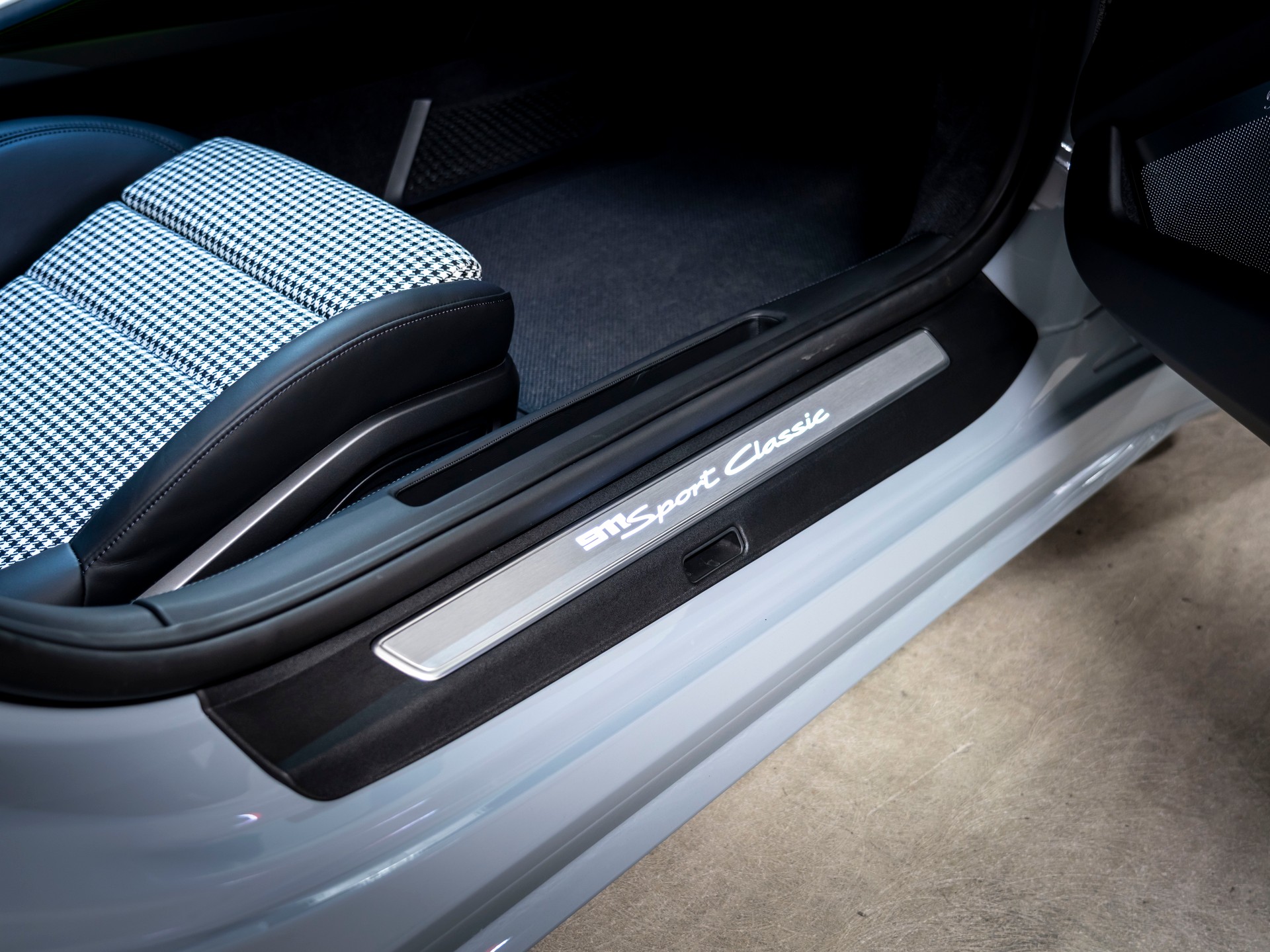 PORSCHE 911 Sport Classic PDK-image-25