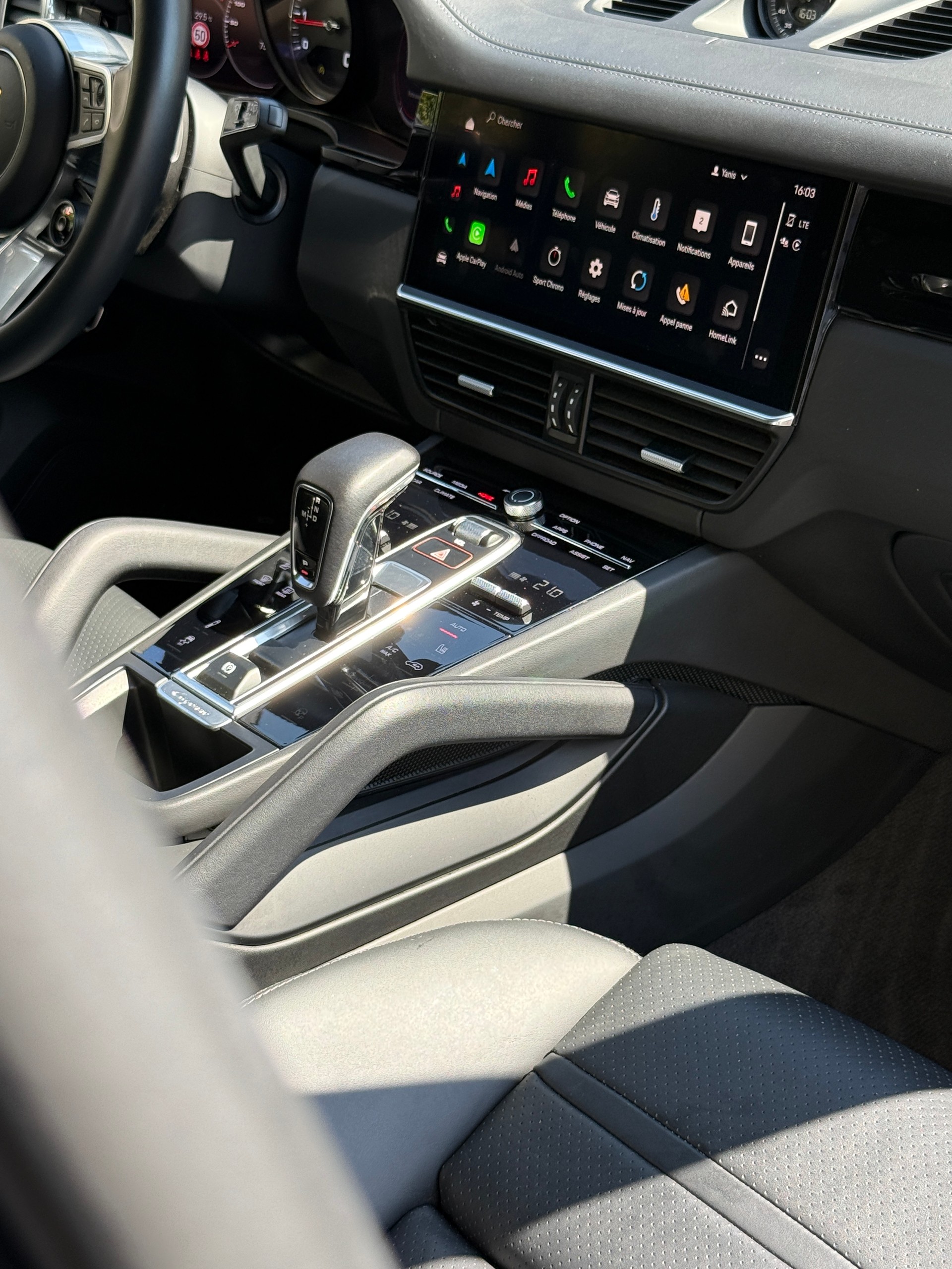 PORSCHE Cayenne GTS-image-12