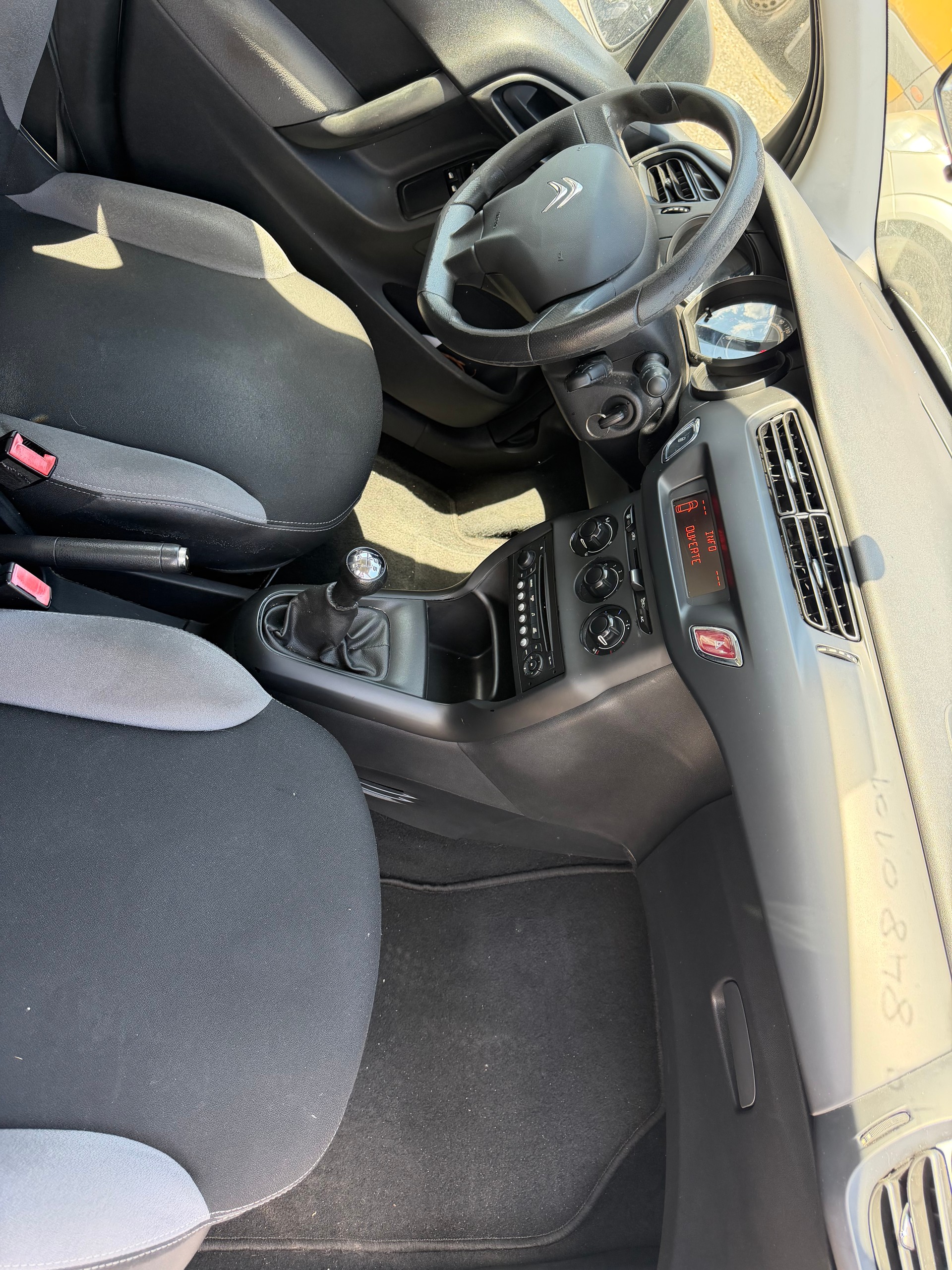 CITROEN C3 1.0i Attraction-image-5
