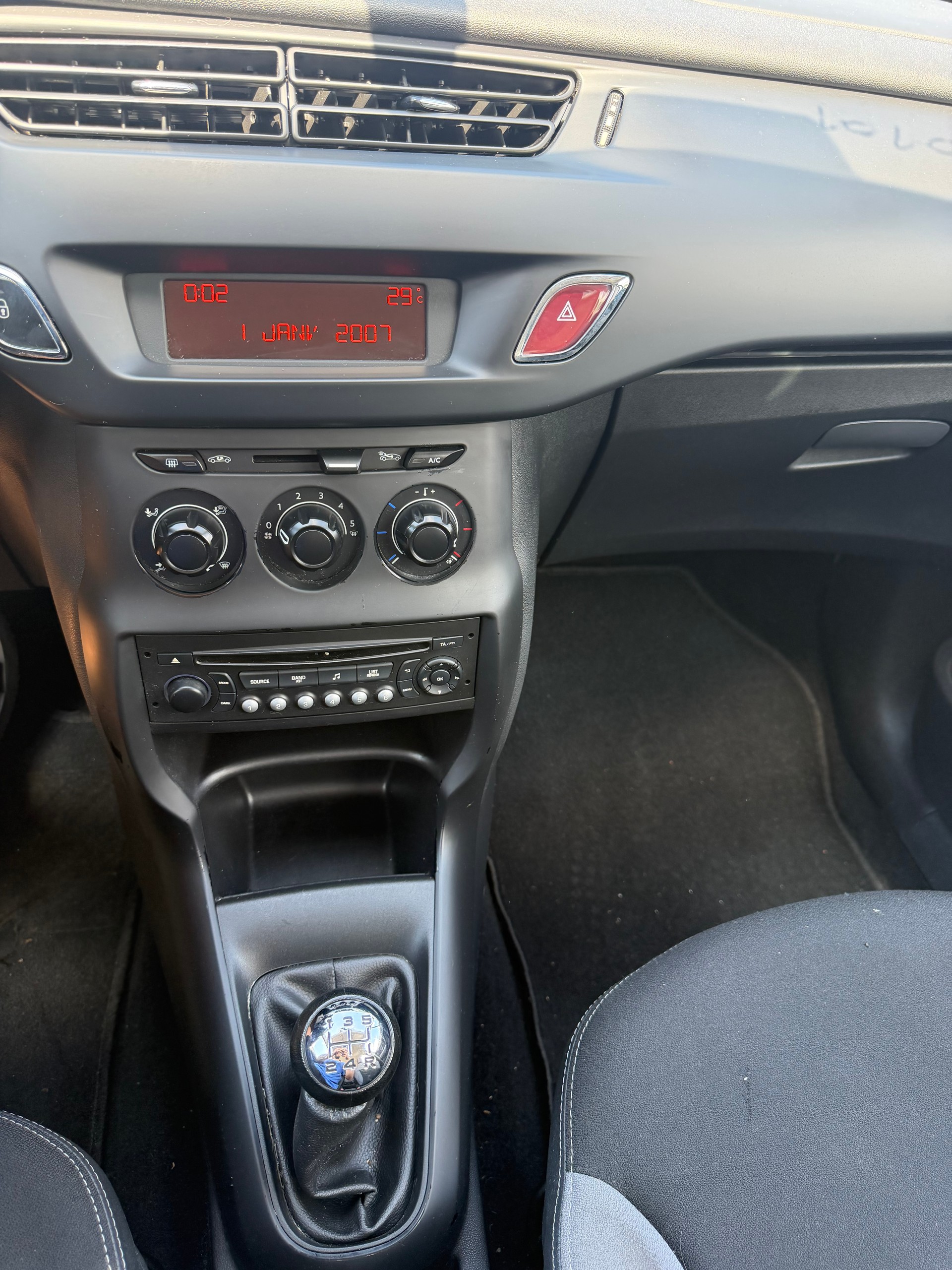 CITROEN C3 1.0i Attraction-image-6