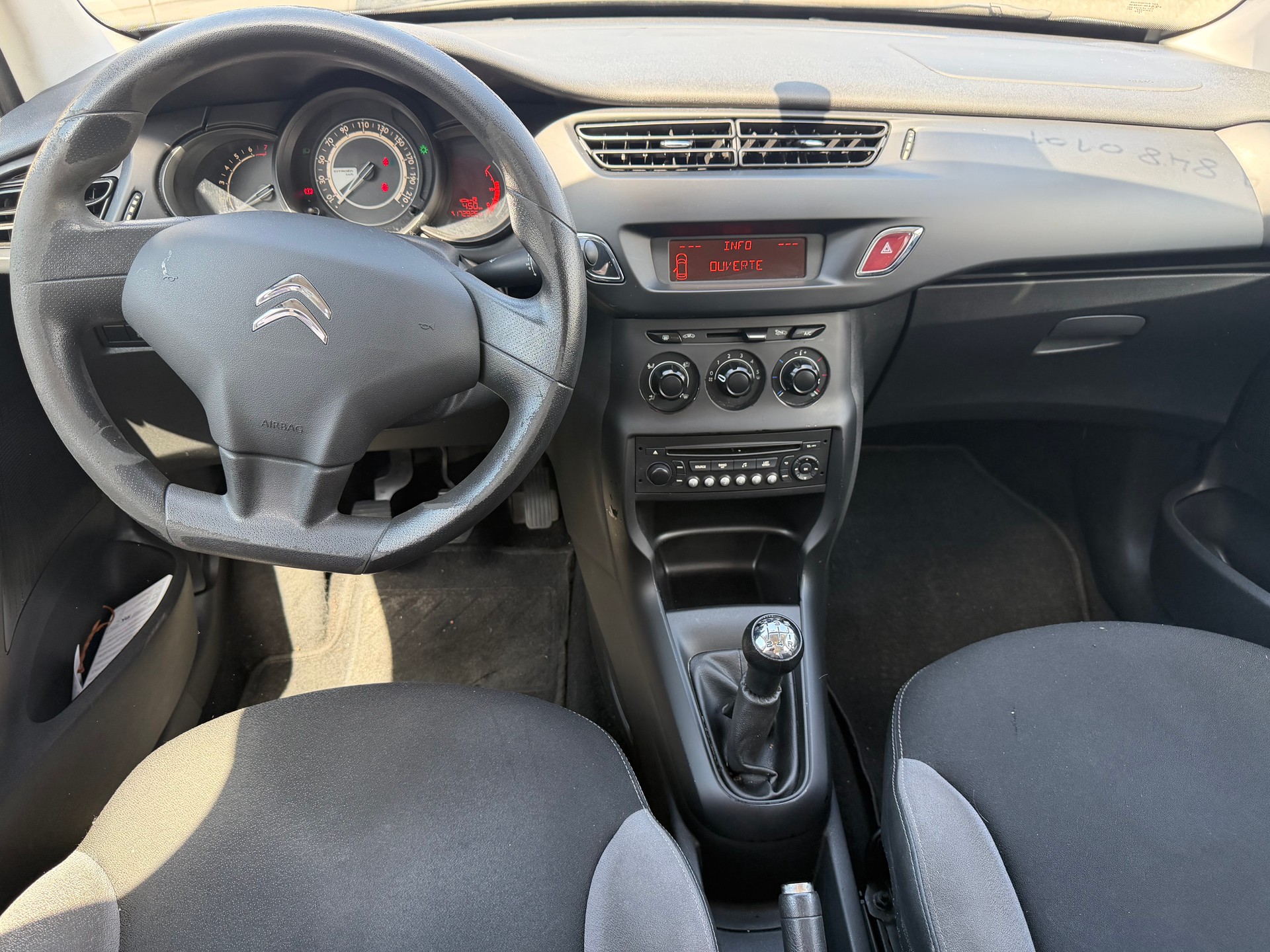 CITROEN C3 1.0i Attraction-image-7