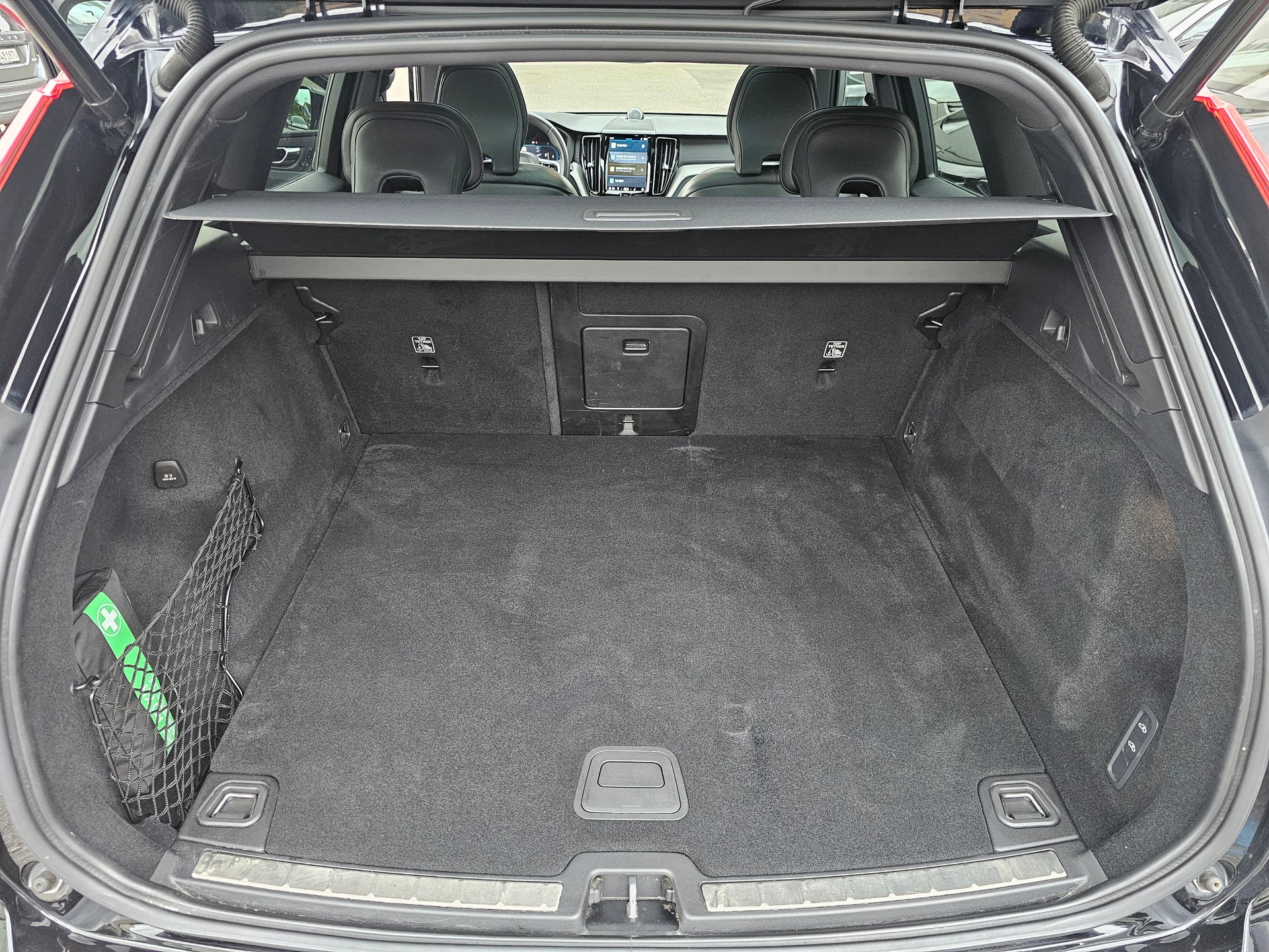 VOLVO XC60 2.0 B5 MH Ultimate Dark AWD-image-16