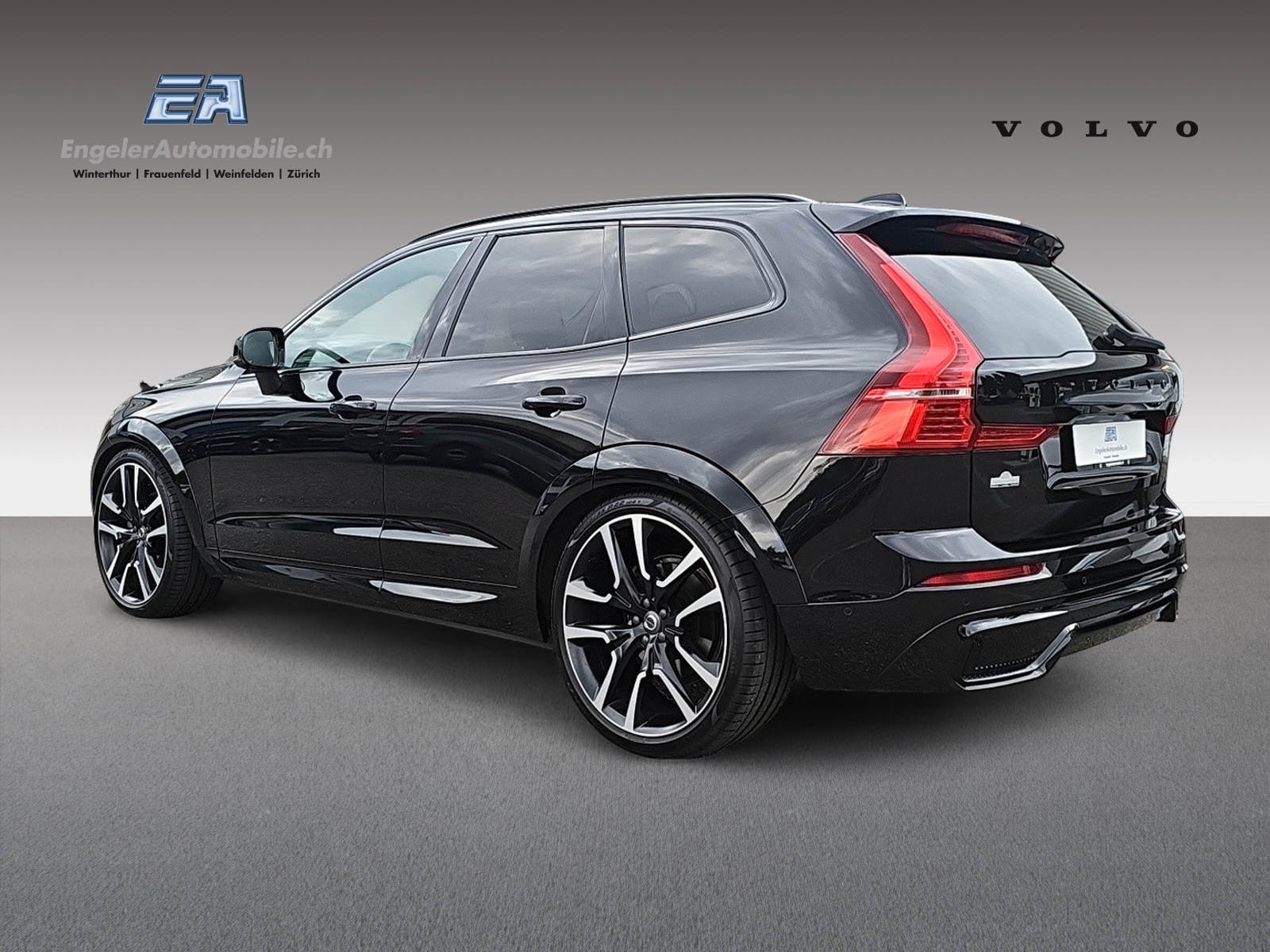 VOLVO XC60 2.0 B5 MH Ultimate Dark AWD-image-3