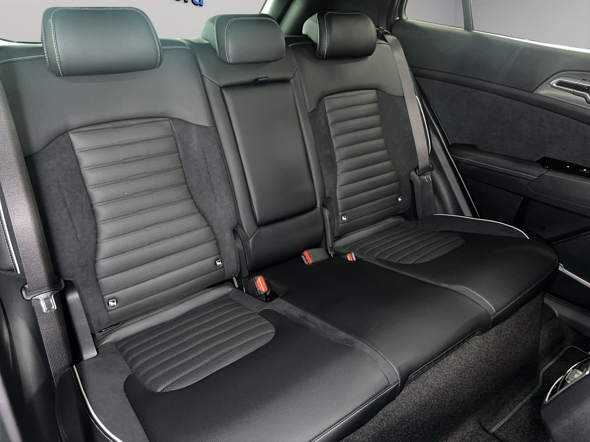 KIA Sportage 1.6 T-GDi PHEV Power Edition-image-10