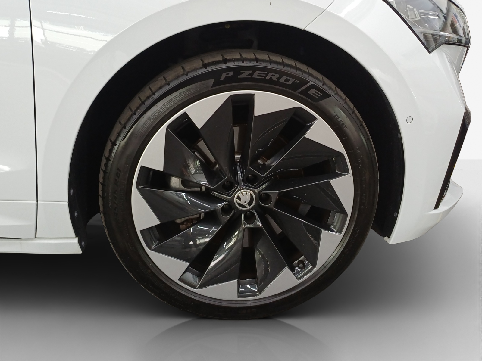 SKODA Enyaq iV 80 SportLine Ultra-image-14
