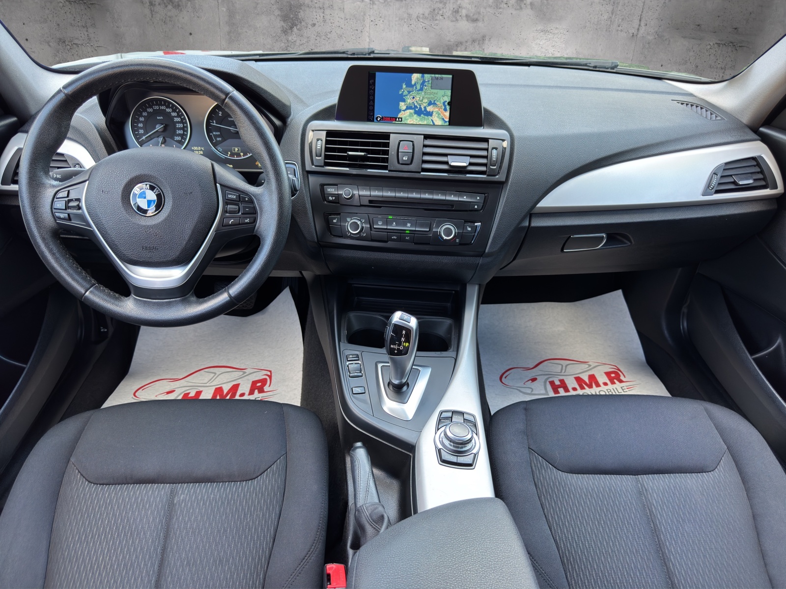 BMW 116i Urban Line Steptronic-image-9