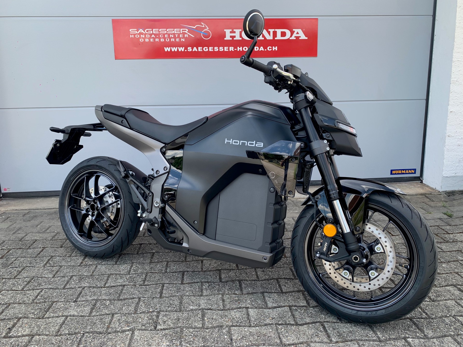 HONDA 7-showroom-element-1