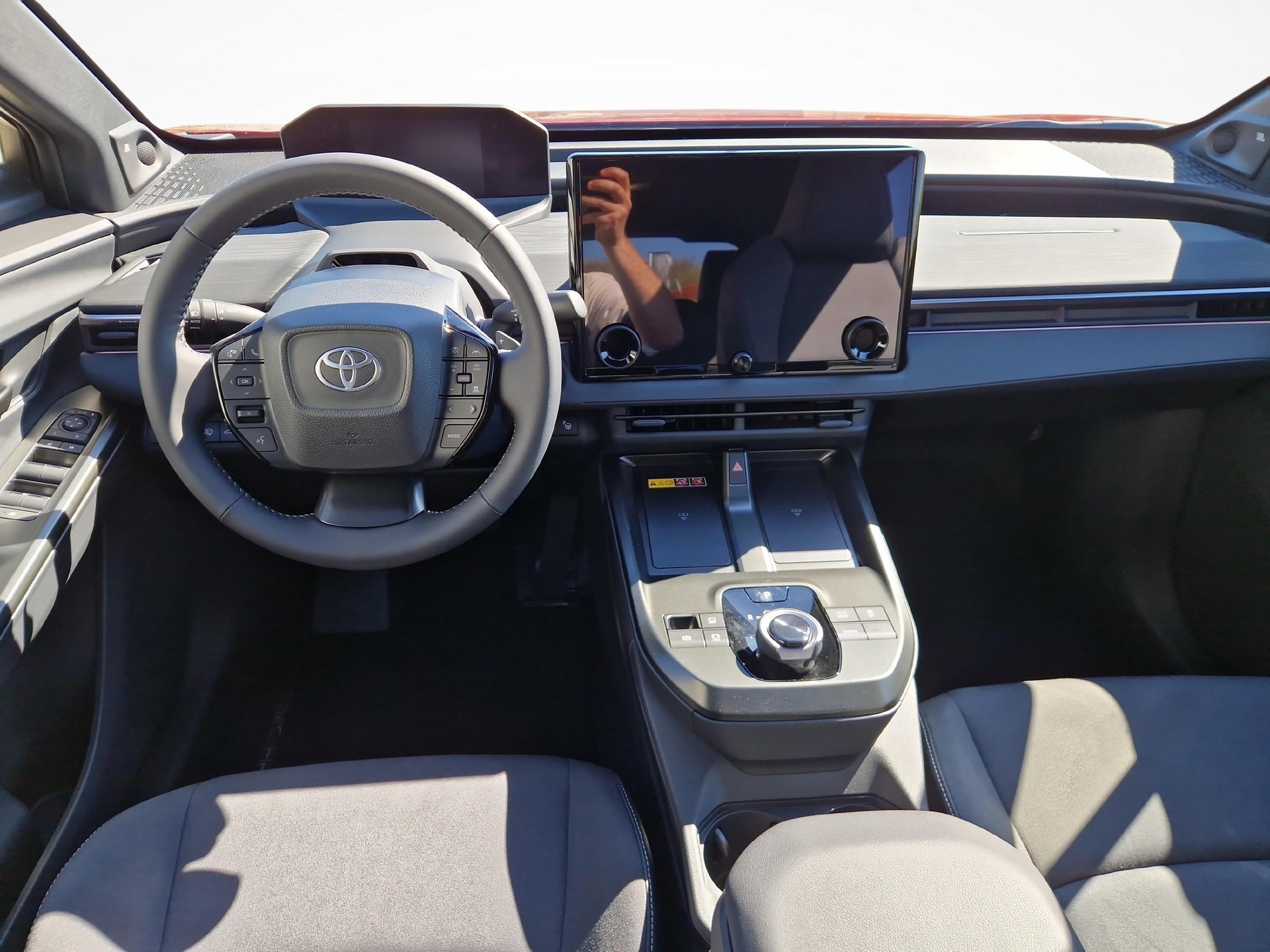 TOYOTA C-HR+ Premium AWD-image-8