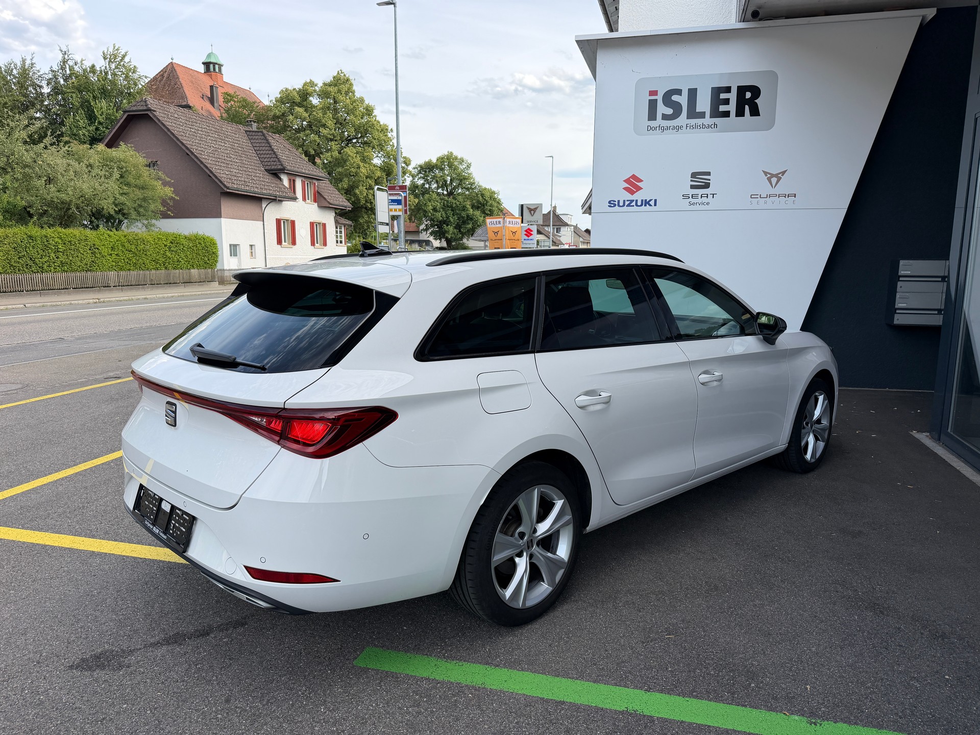 SEAT Leon ST 1.5 TGI Hola FR DSG-image-5