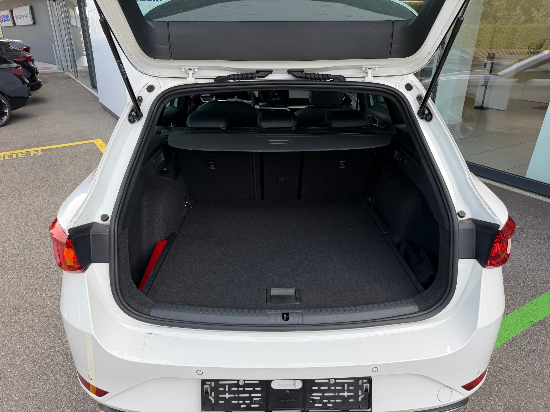 SEAT Leon ST 1.5 TGI Hola FR DSG-image-6