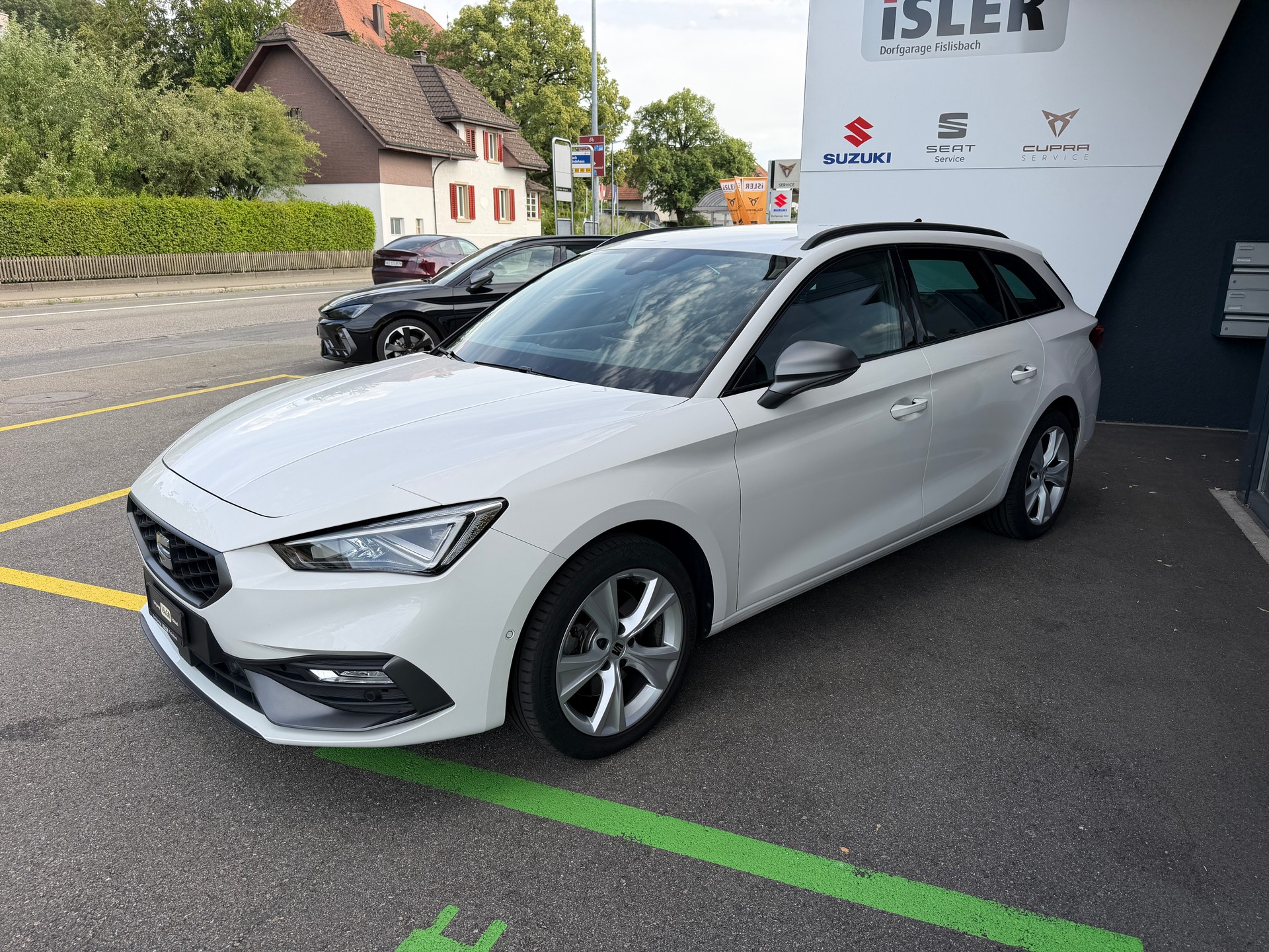 SEAT Leon ST 1.5 TGI Hola FR DSG-image-2