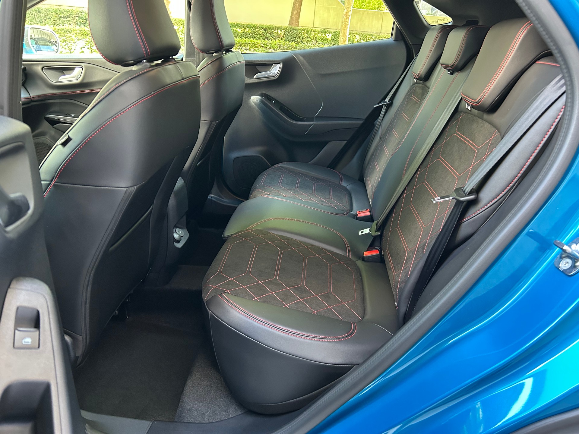FORD Puma 1.0 MHEV ST-Line X Automat-image-14