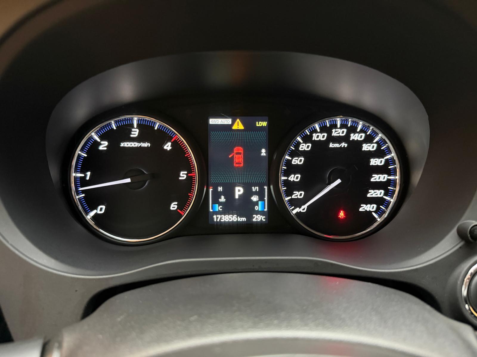 MITSUBISHI Outlander 2.2 DID Intense eAssist-image-18