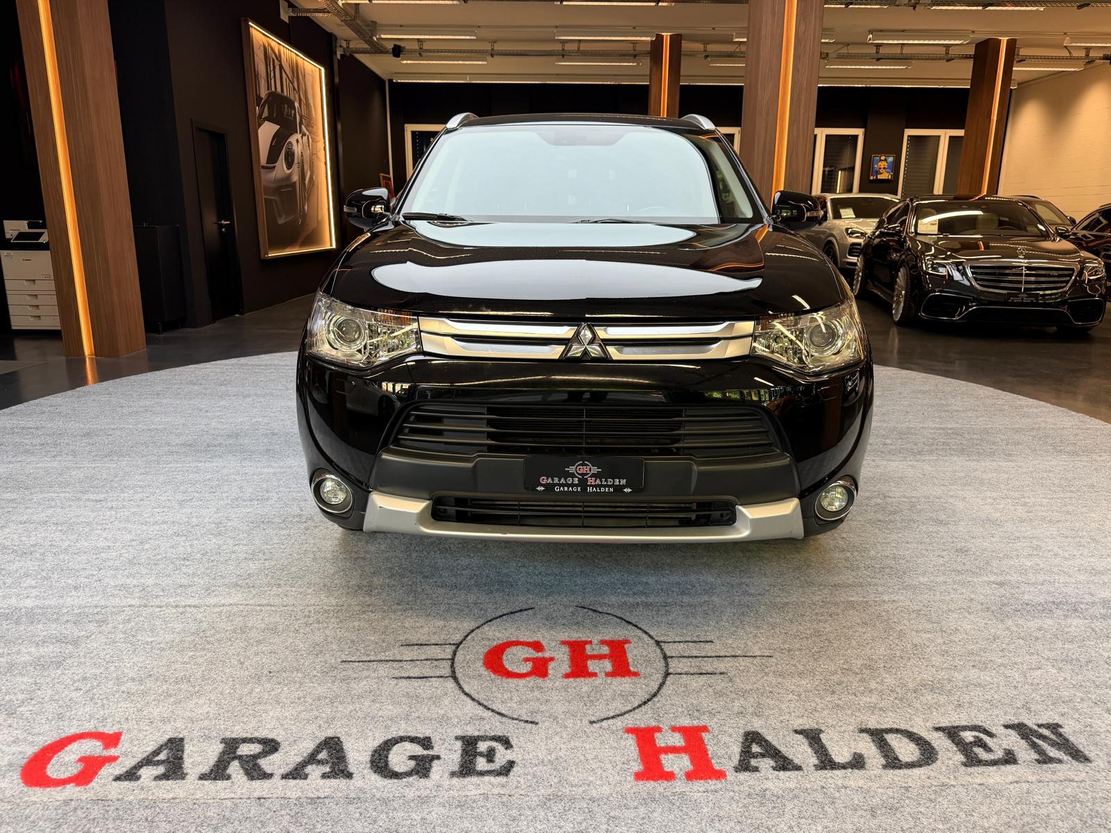 MITSUBISHI Outlander 2.2 DID Intense eAssist-image-1