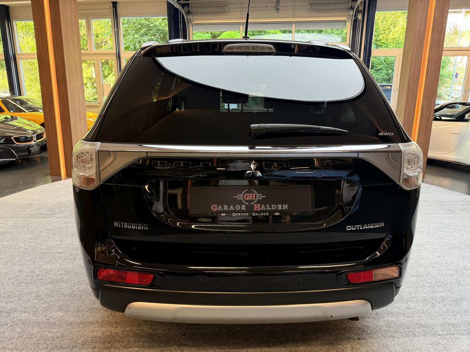 MITSUBISHI Outlander 2.2 DID Intense eAssist-image-5