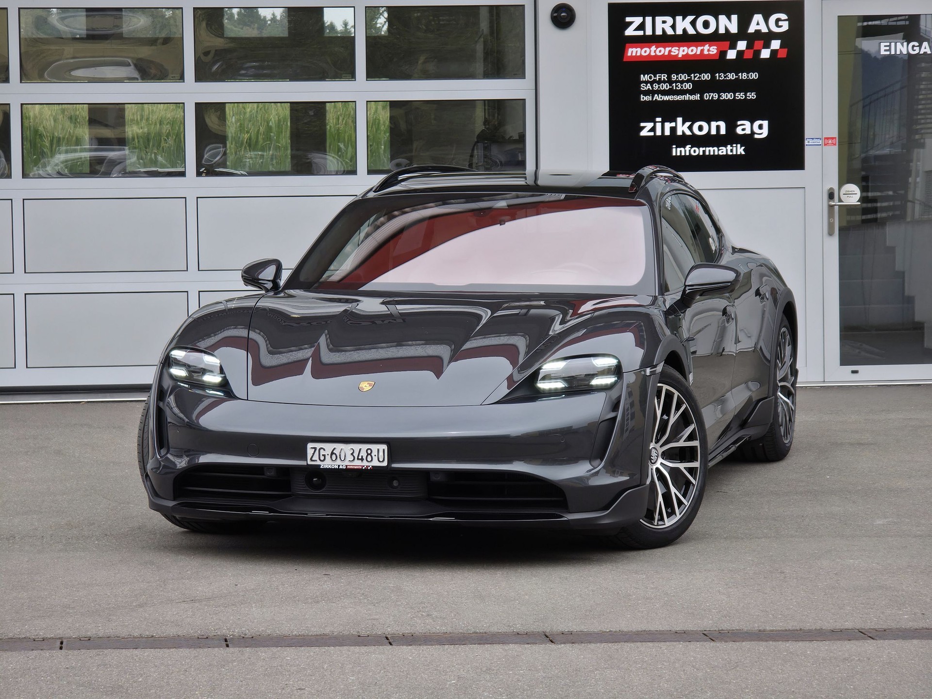 PORSCHE Taycan 4 Cross Turismo-image-1