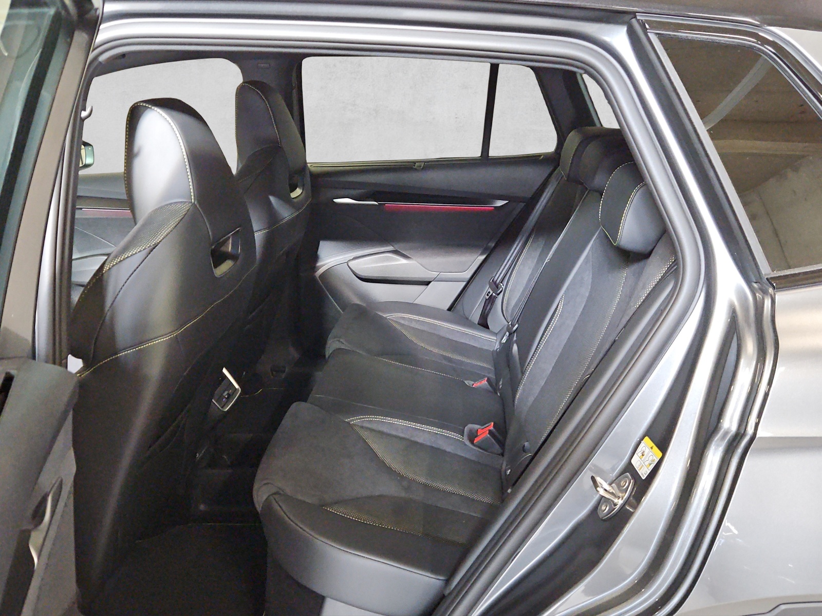SKODA Elroq RS 4x4-image-9