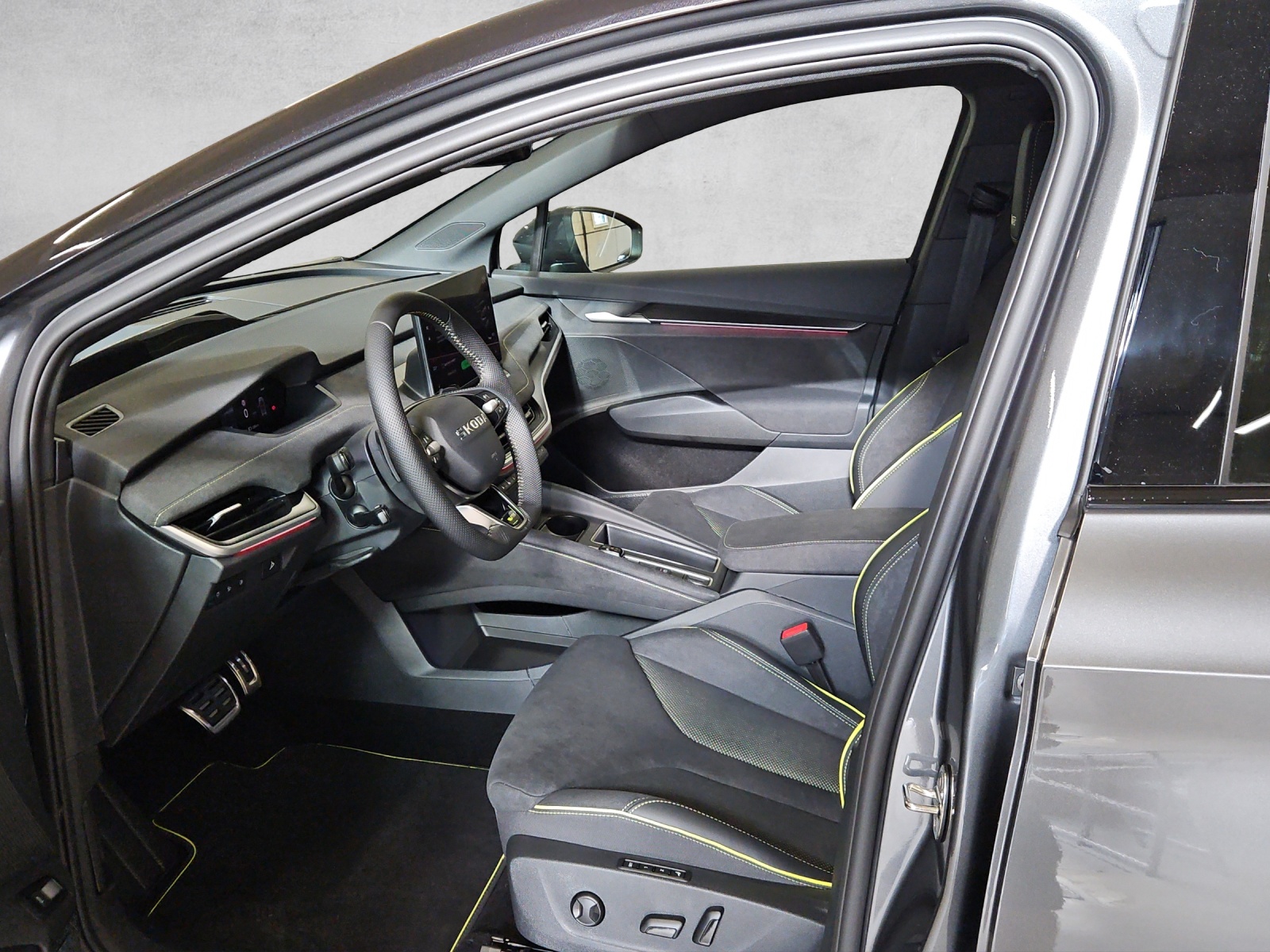 SKODA Elroq RS 4x4-image-8