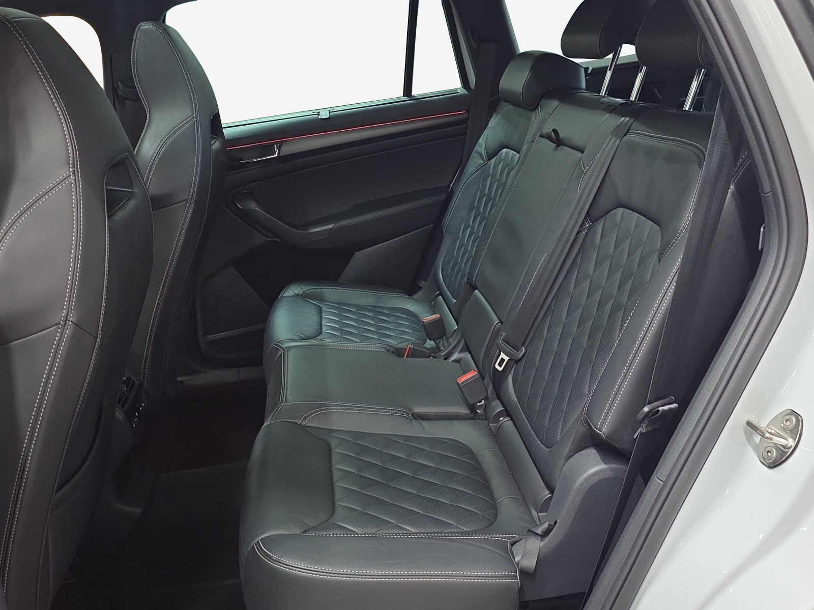 SKODA Kodiaq 2.0 TSI 4x4 SportLine-image-11