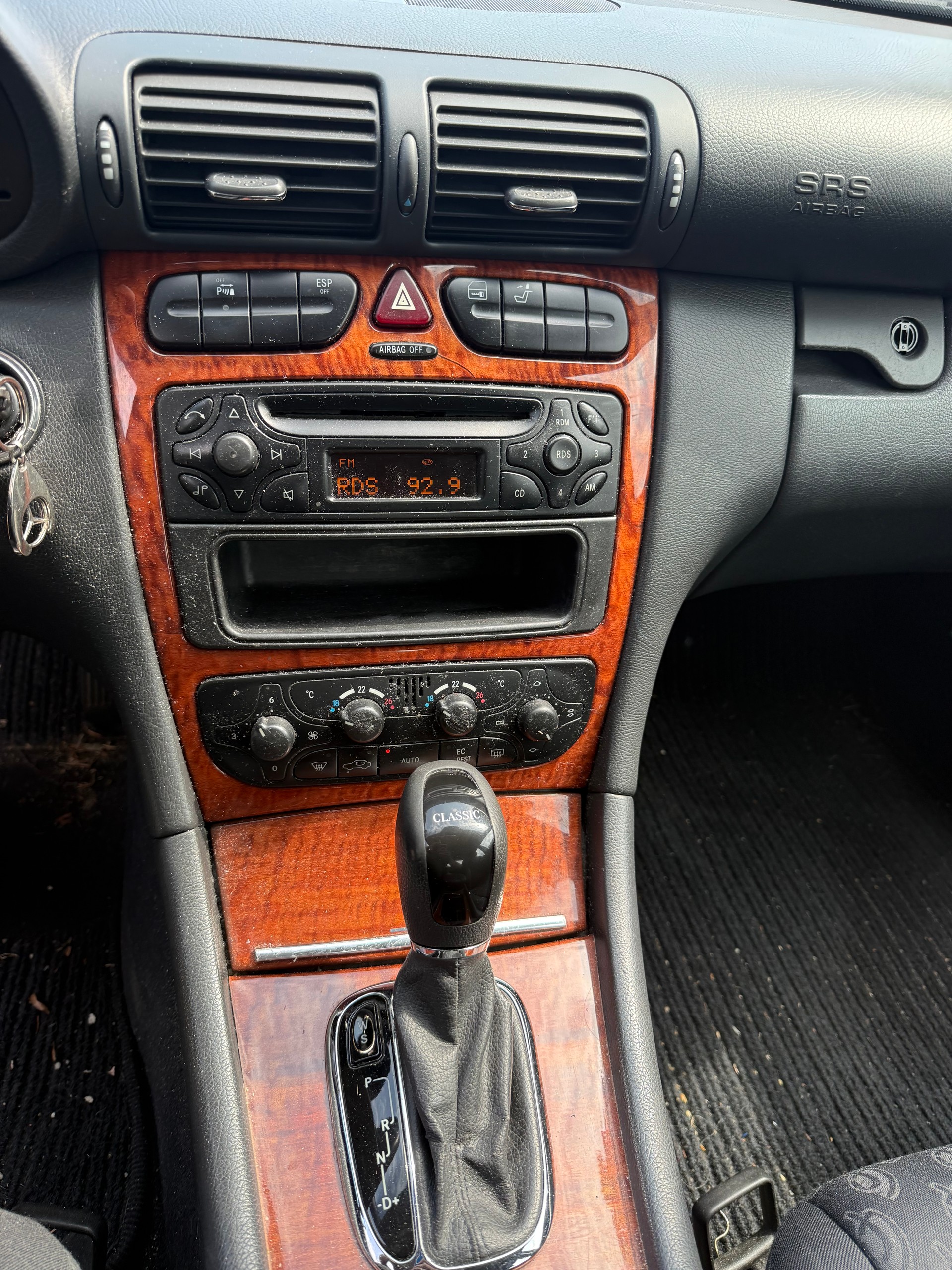 MERCEDES-BENZ C 240 Classic-image-11