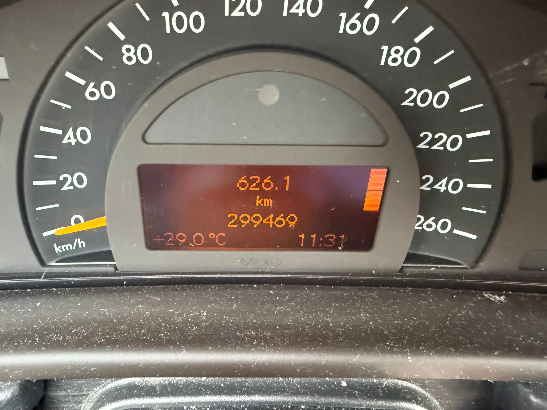 MERCEDES-BENZ C 240 Classic-image-12