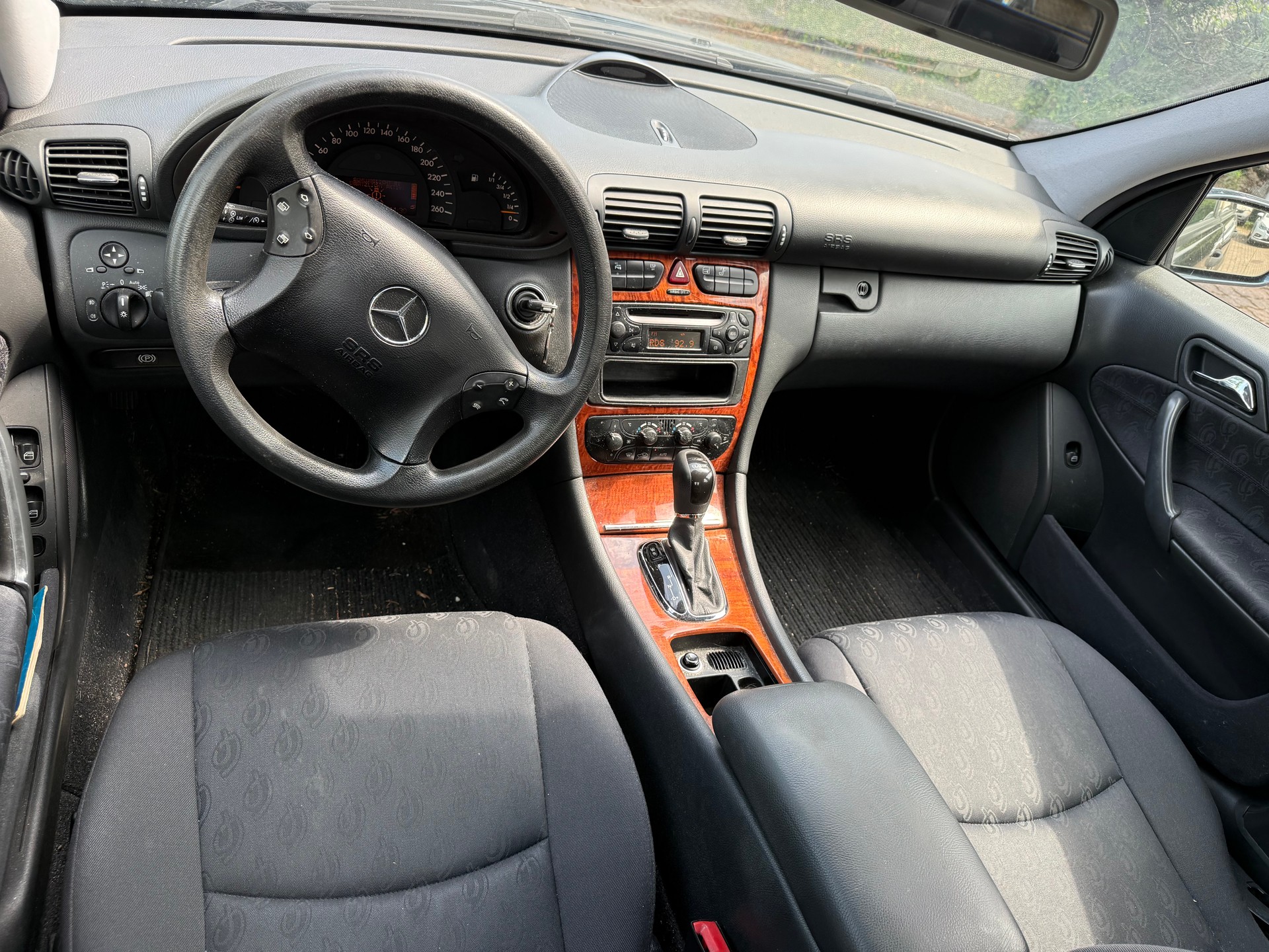 MERCEDES-BENZ C 240 Classic-image-9