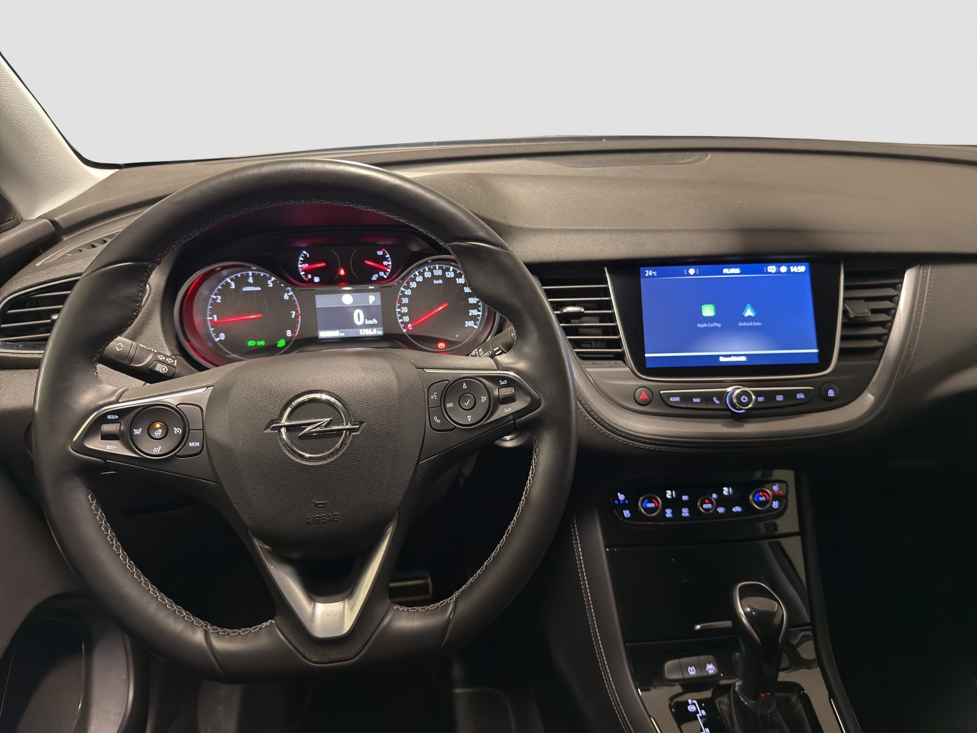 OPEL Grandland X 1.6 T Ultimate-image-14