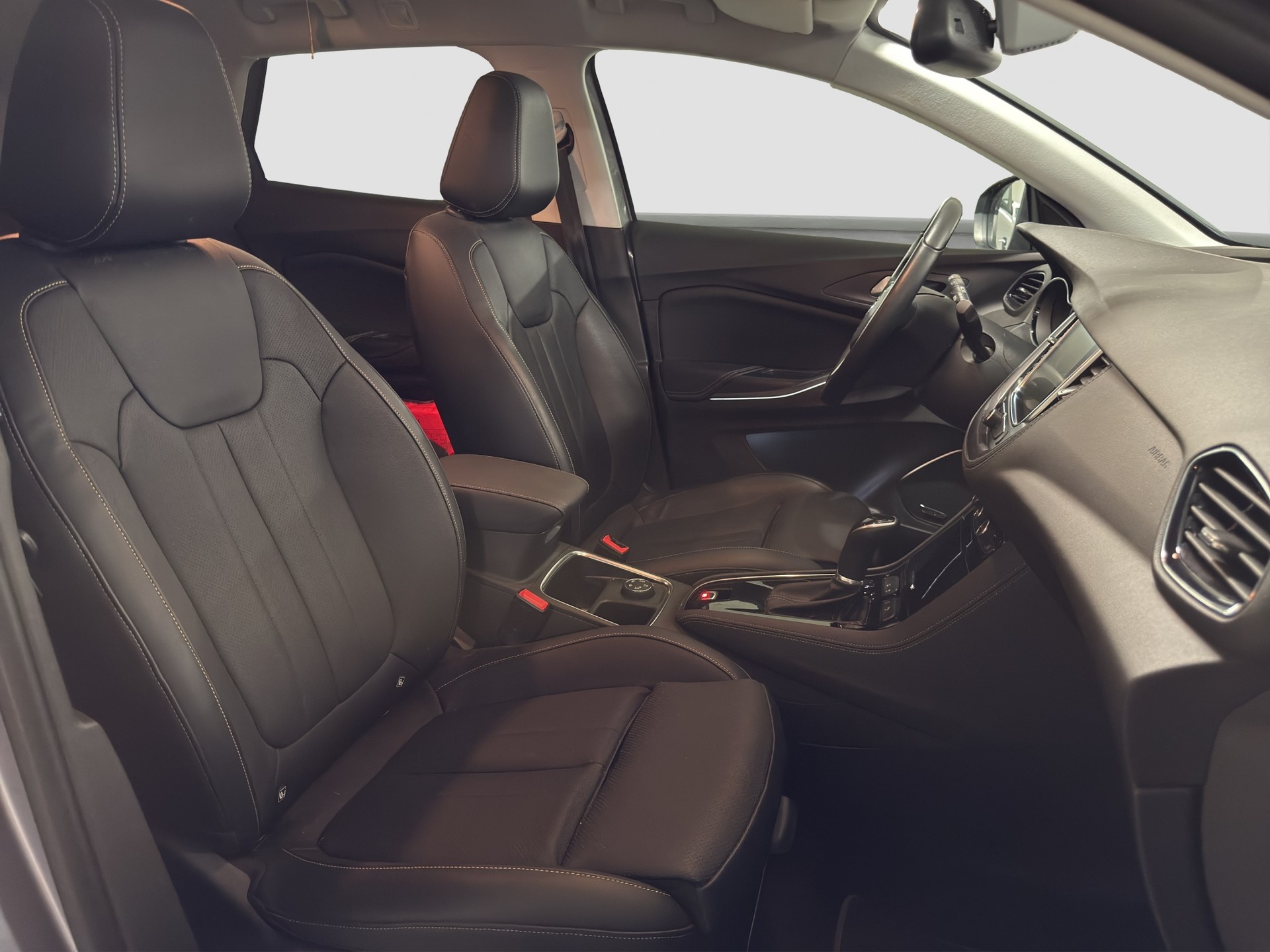 OPEL Grandland X 1.6 T Ultimate-image-9