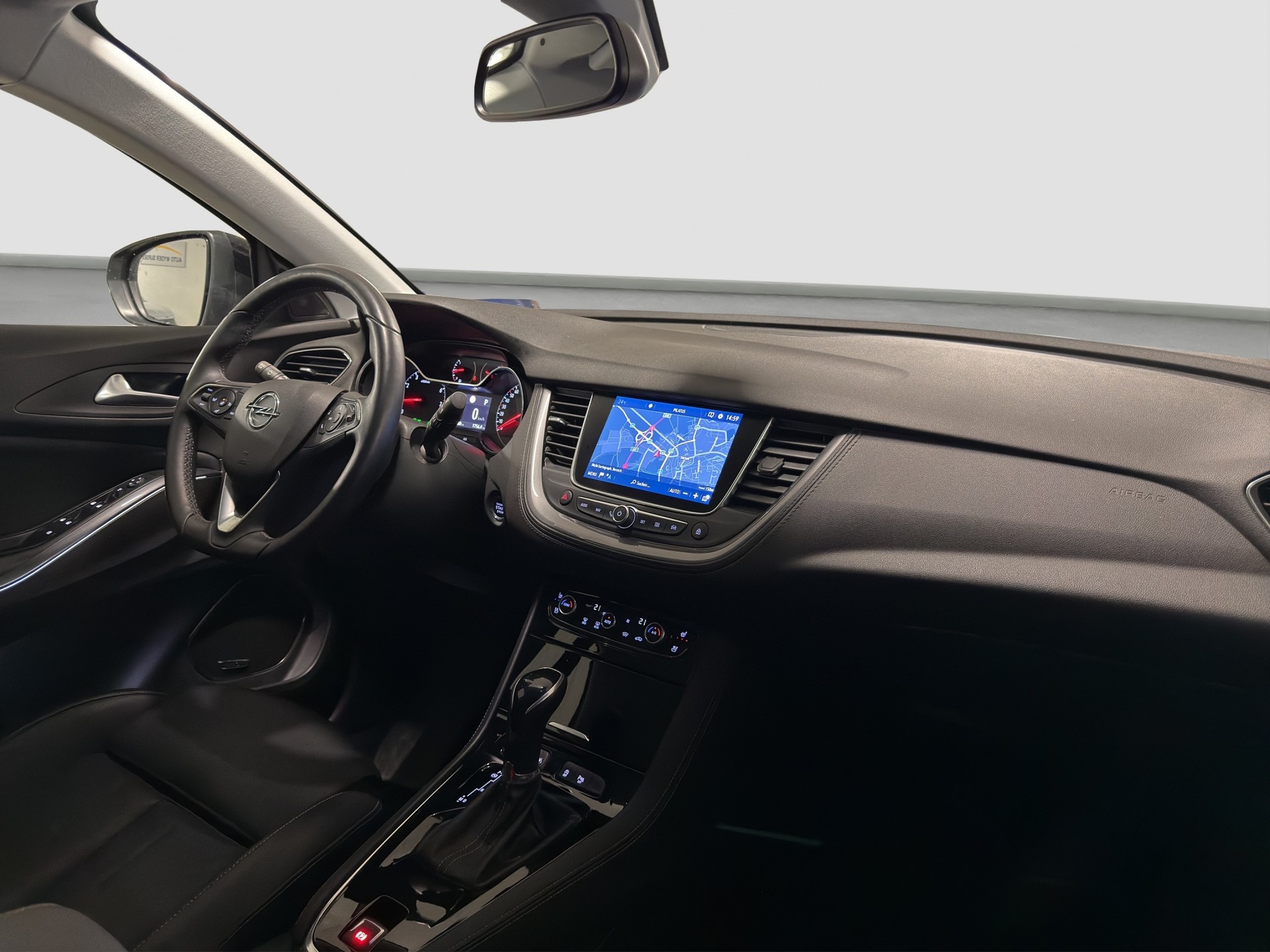 OPEL Grandland X 1.6 T Ultimate-image-13