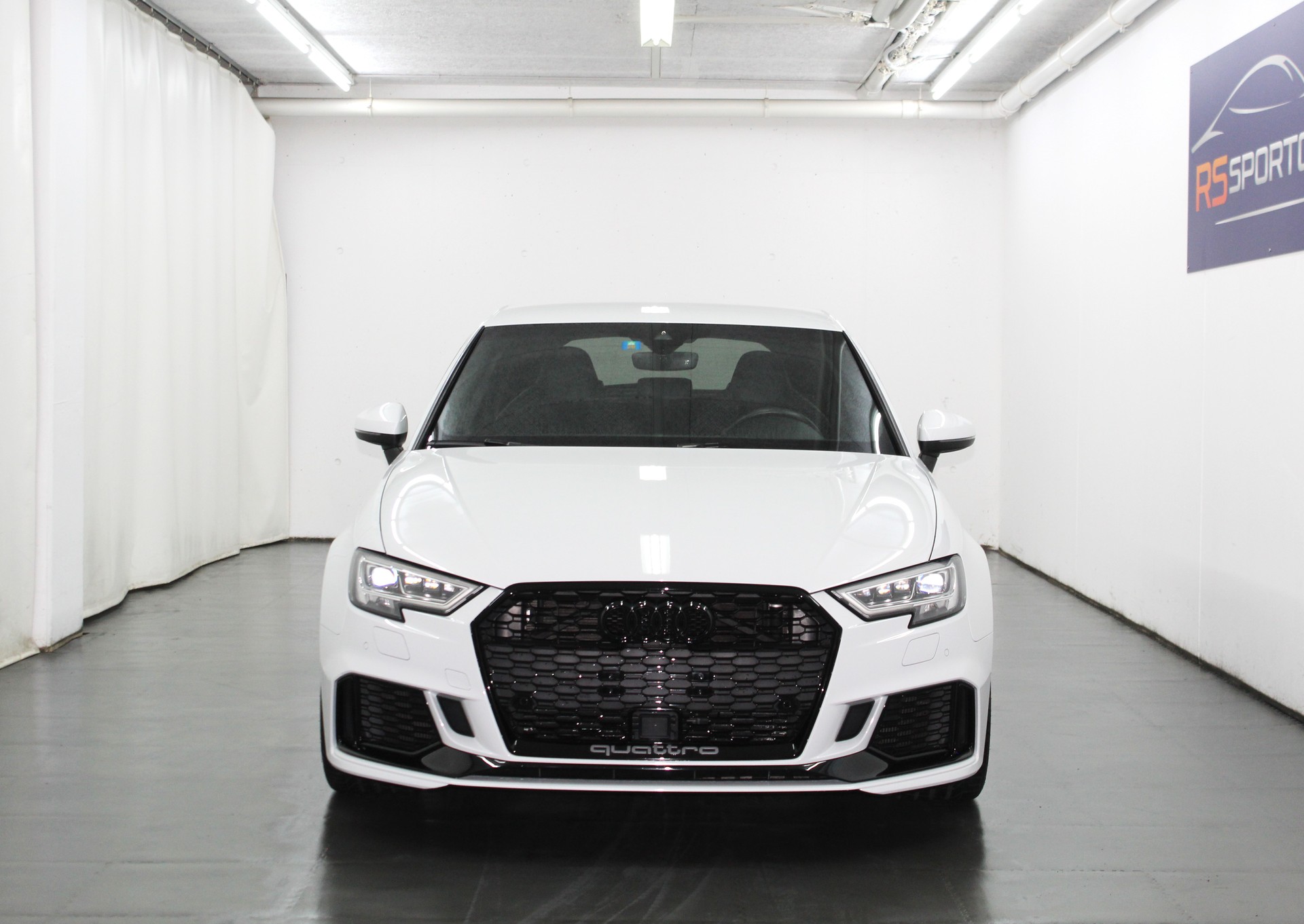 AUDI RS3 Sportback 2.5 TSI quattro S-tronic Optikpaket schwarz / ohne OPF / CH-Fahrzeug-image-2