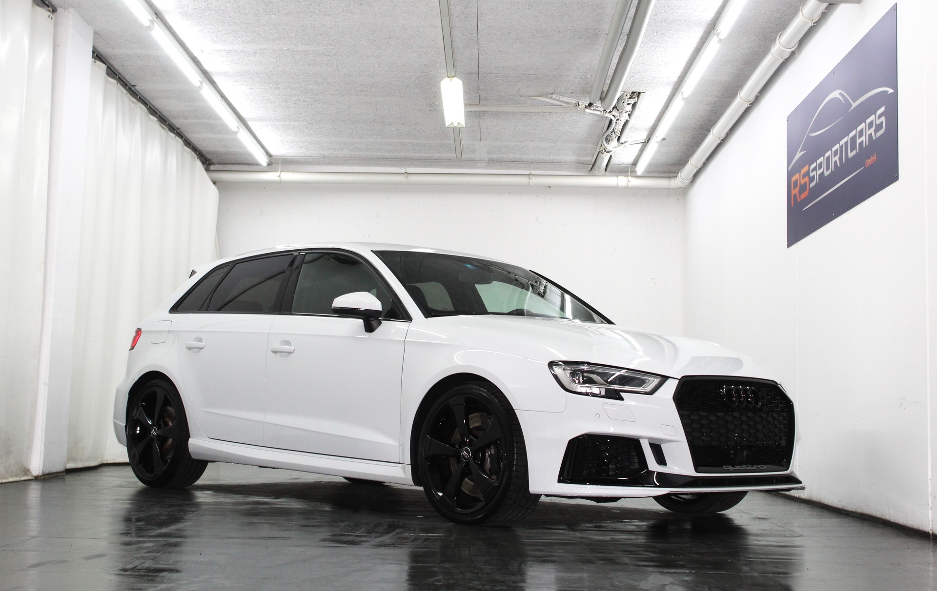 AUDI RS3 Sportback 2.5 TSI quattro S-tronic Optikpaket schwarz / ohne OPF / CH-Fahrzeug-image-0