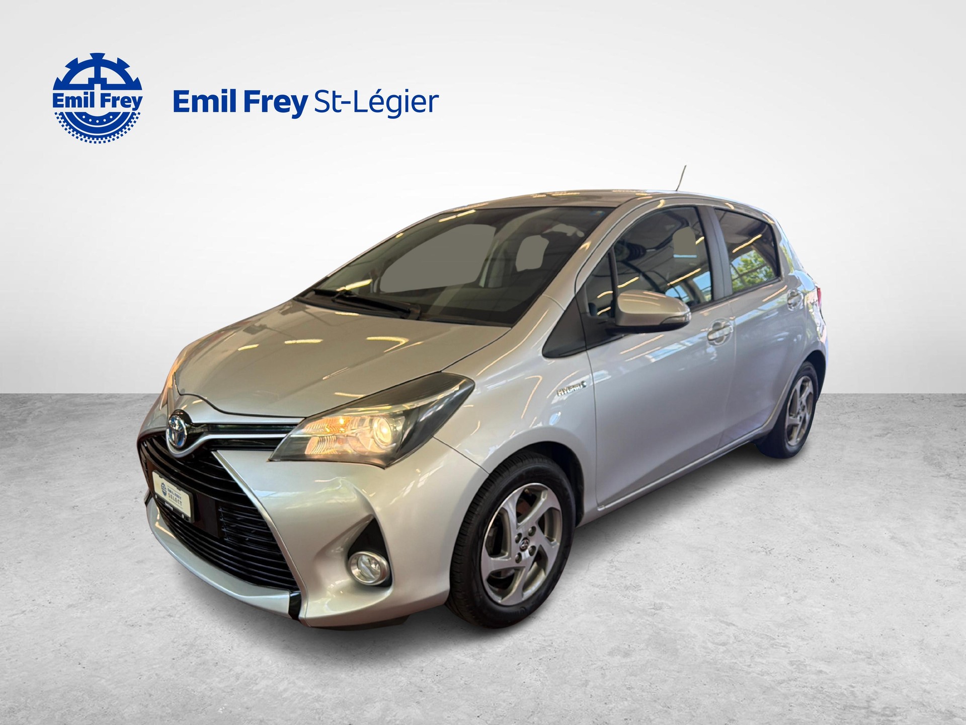 TOYOTA Yaris 1.5 VVT-i HSD Trend-image-0