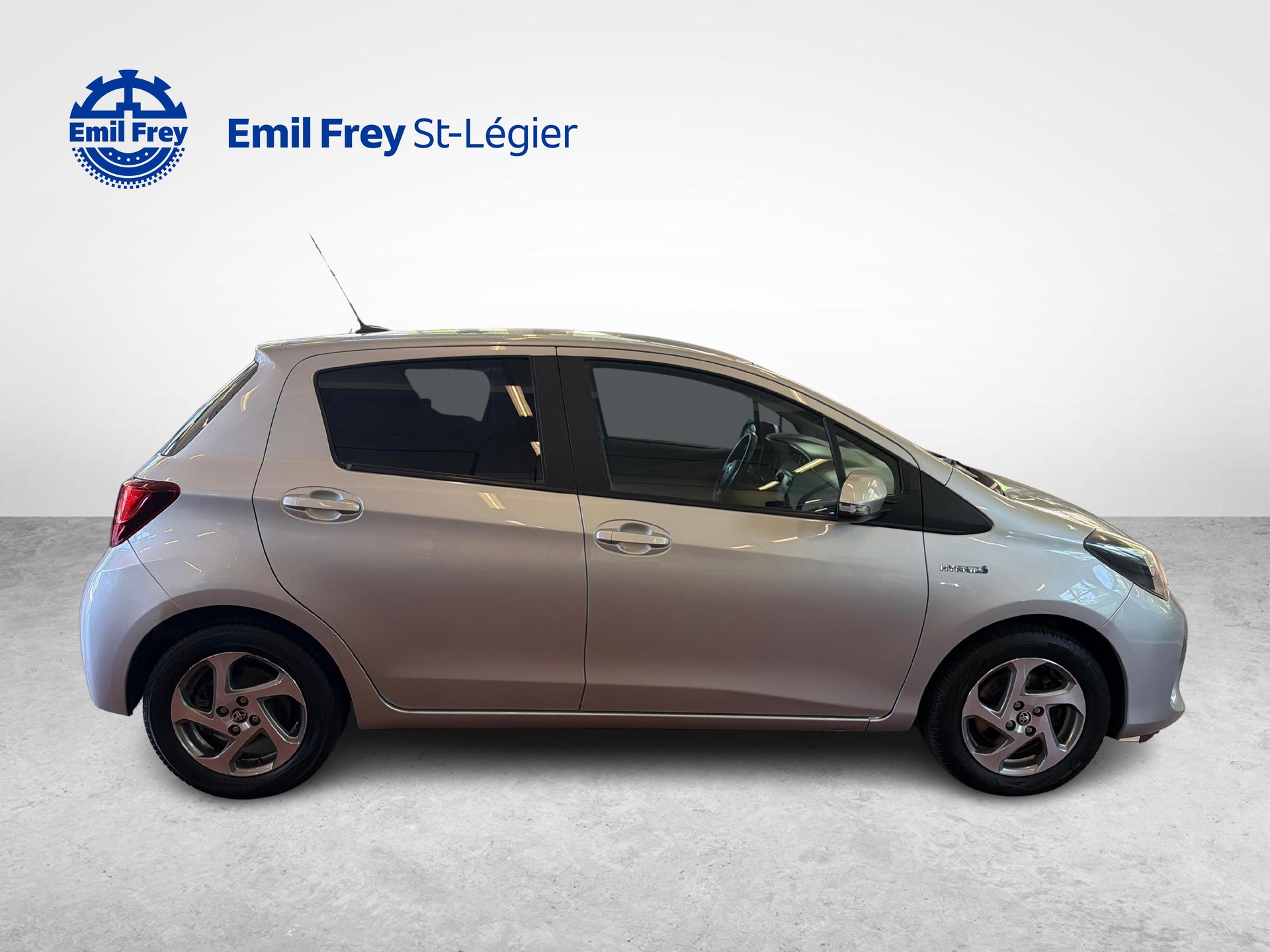TOYOTA Yaris 1.5 VVT-i HSD Trend-image-5