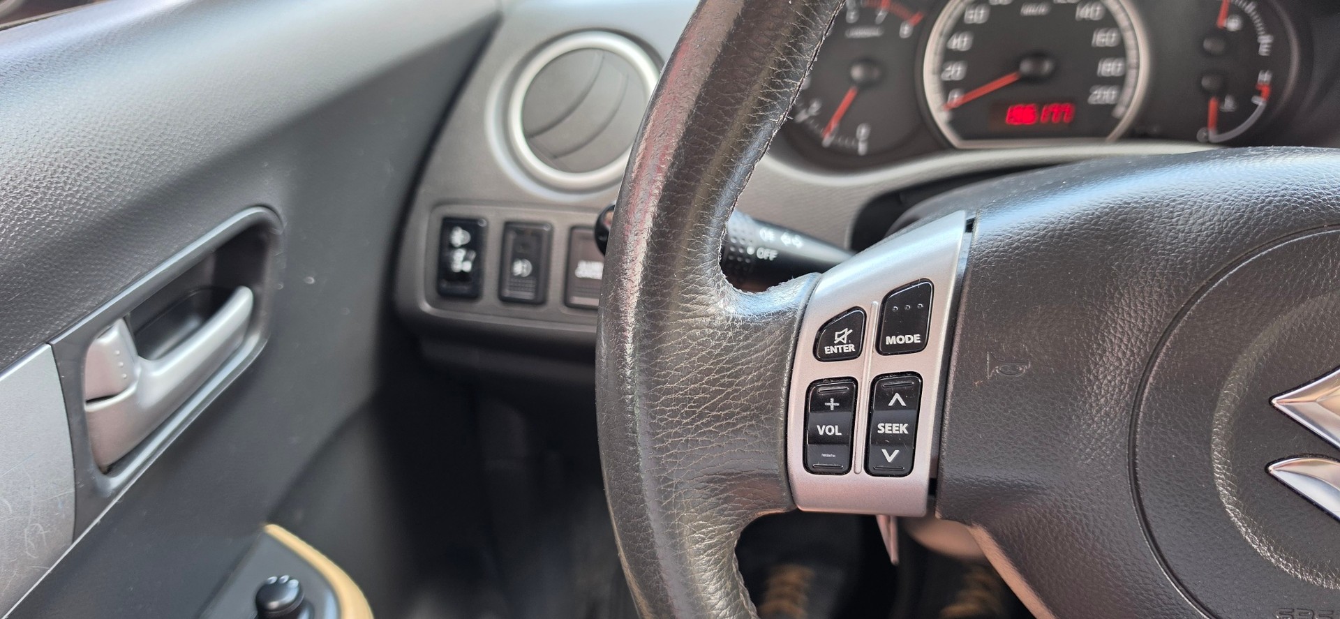 SUZUKI Swift 1.5i 16V VVT GL Top-image-20