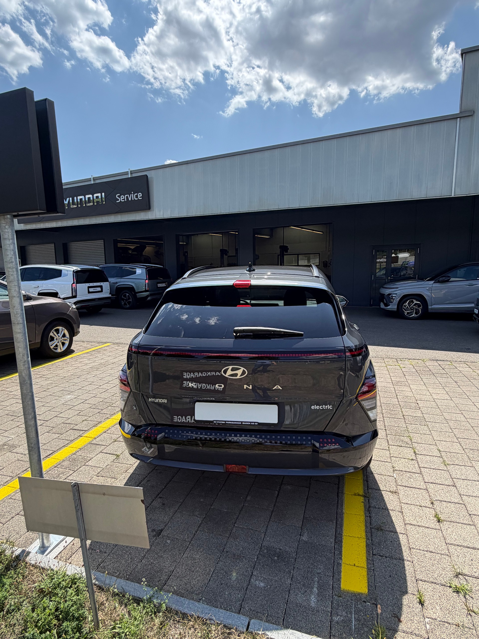 HYUNDAI Kona EV 65.4 kWh Vertex-image-2