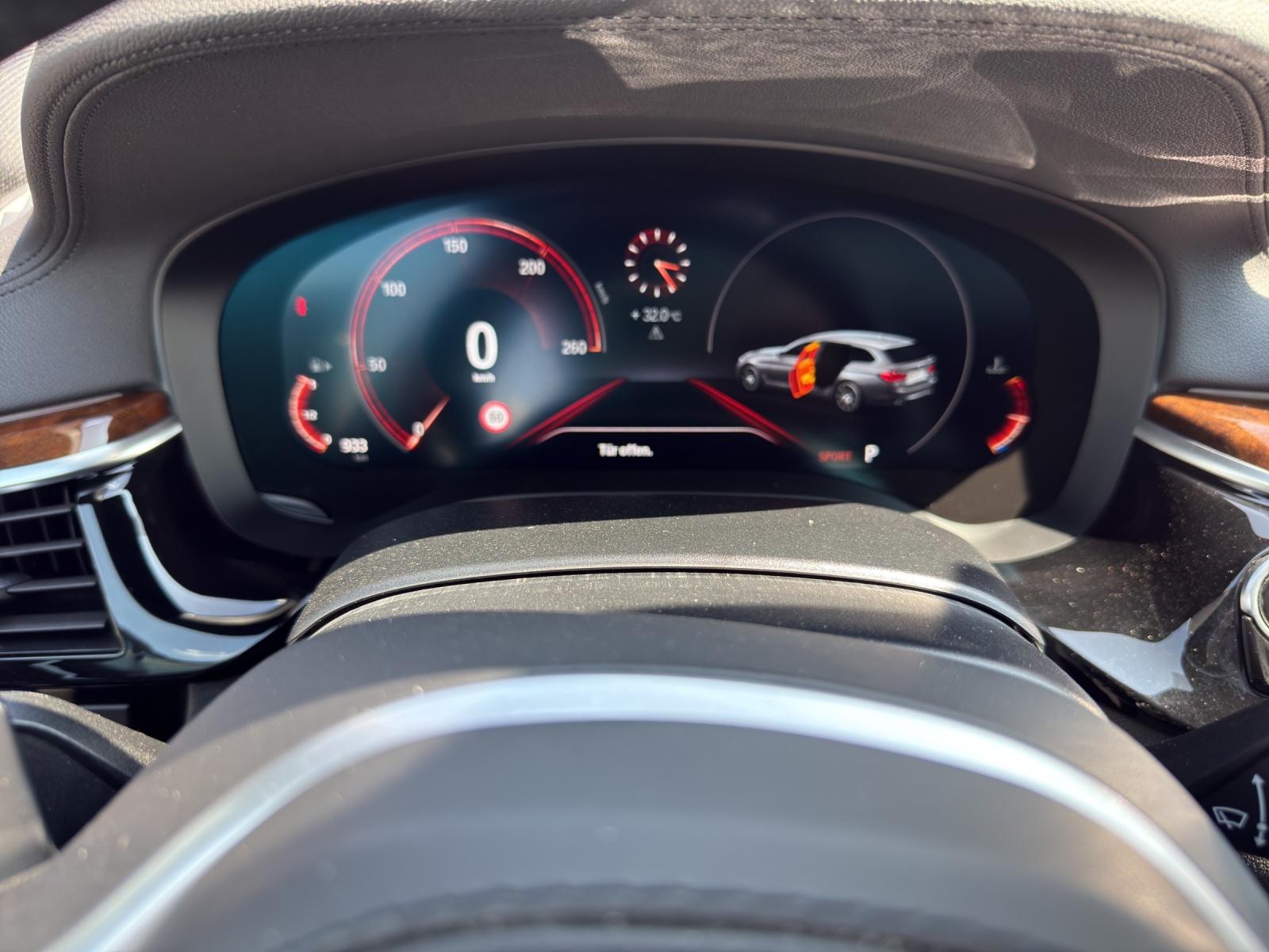 BMW 530i xDrive Touring ANHAENGERKUPPLUNG-image-11