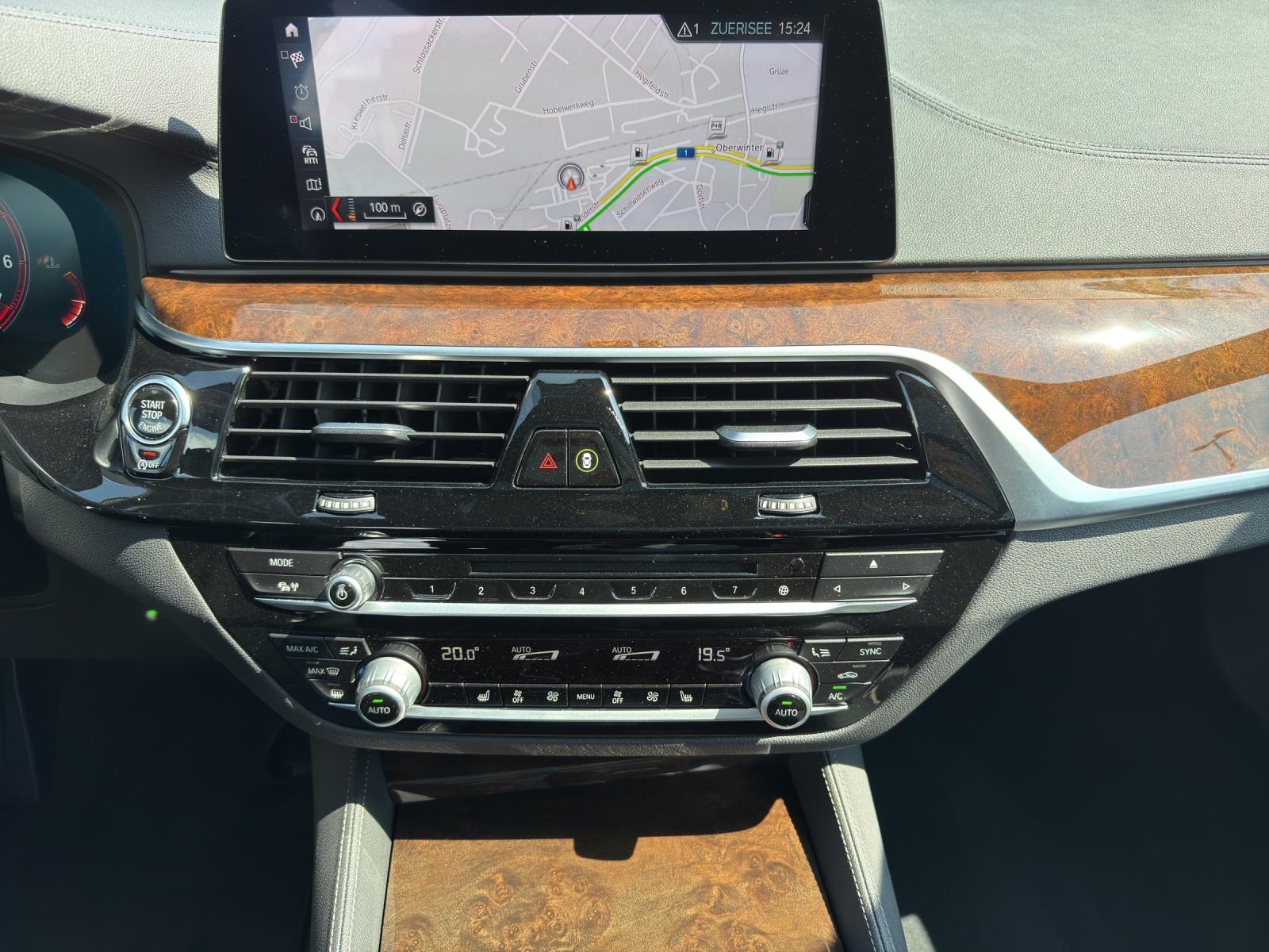 BMW 530i xDrive Touring ANHAENGERKUPPLUNG-image-12