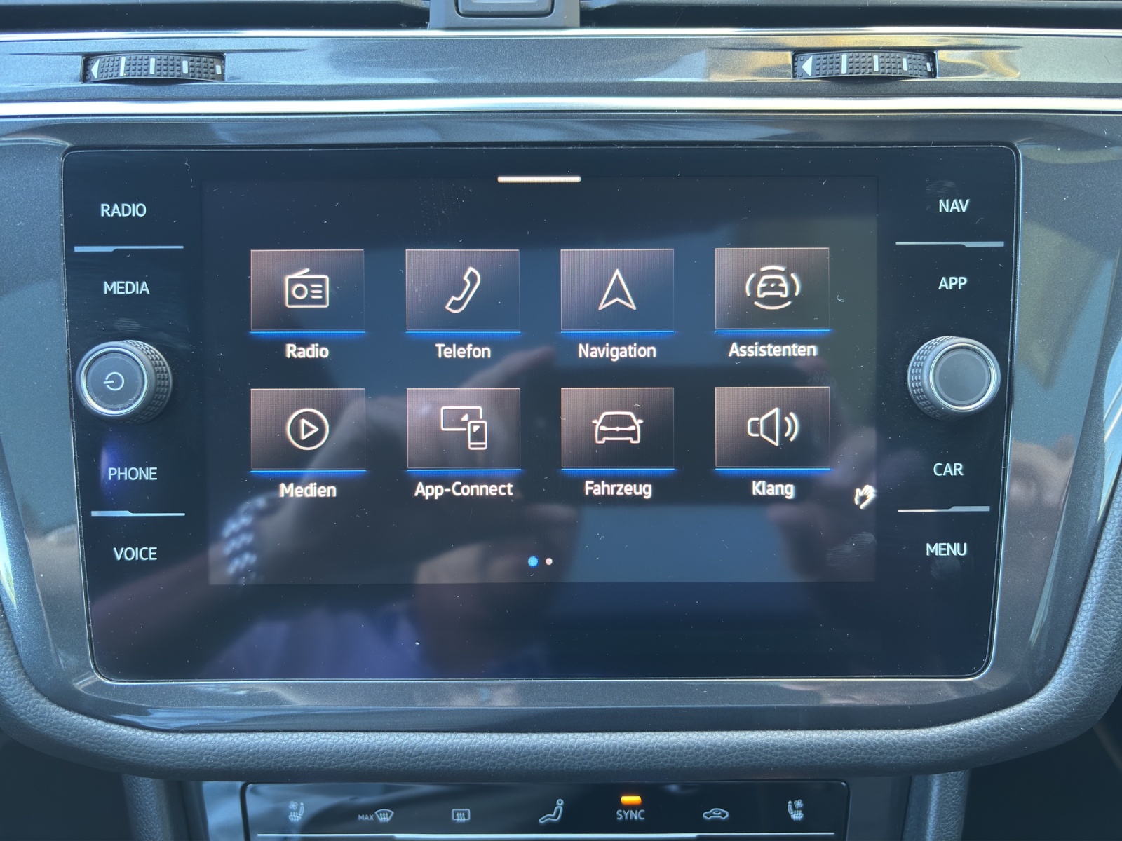 VW Tiguan Allspace 2.0 TDI SCR R-Line 4Motion DSG mit AHK, Leder mit Lüftung, Panorama-Ausstell-/Schiebedach & Winterrad-image-18