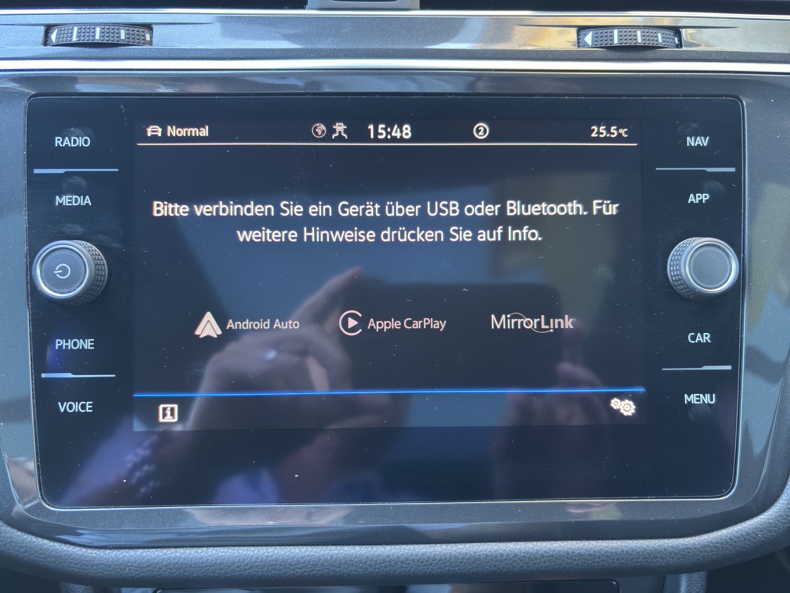 VW Tiguan Allspace 2.0 TDI SCR R-Line 4Motion DSG mit AHK, Leder mit Lüftung, Panorama-Ausstell-/Schiebedach & Winterrad-image-25