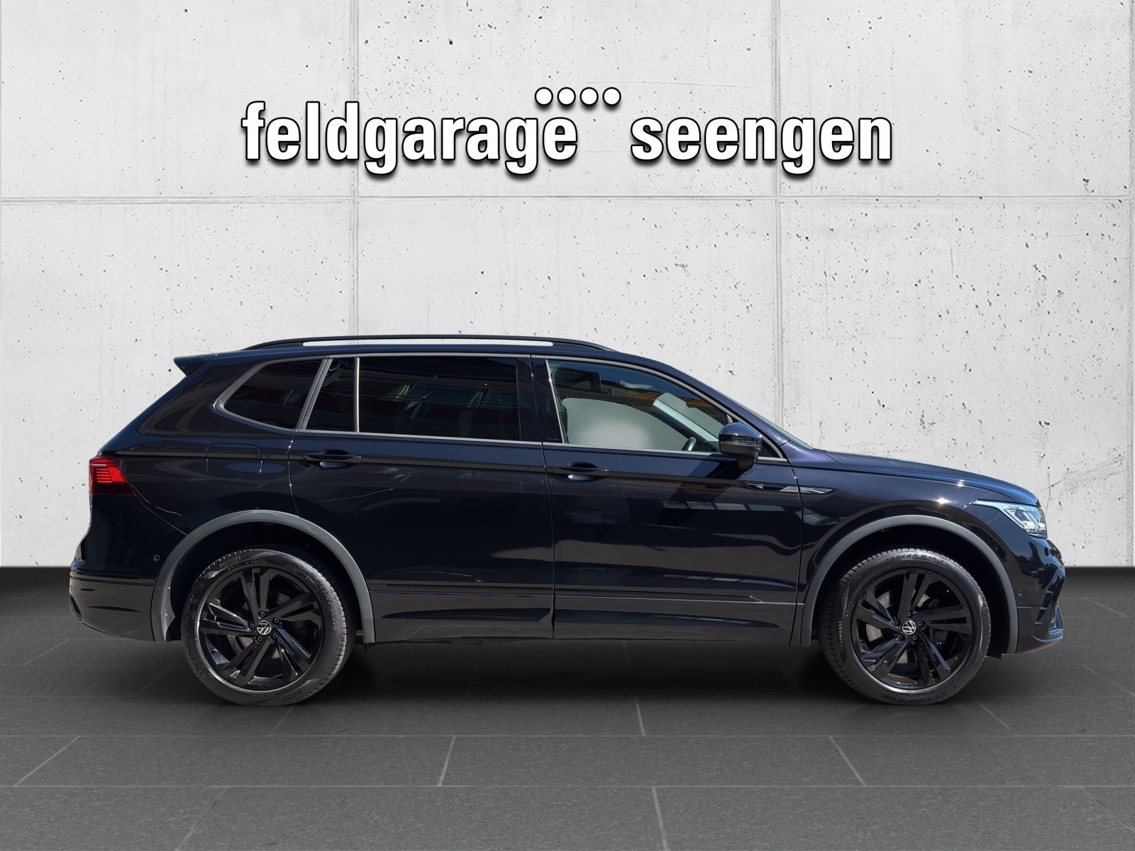 VW Tiguan Allspace 2.0 TDI SCR R-Line 4Motion DSG mit AHK, Leder mit Lüftung, Panorama-Ausstell-/Schiebedach & Winterrad-image-3