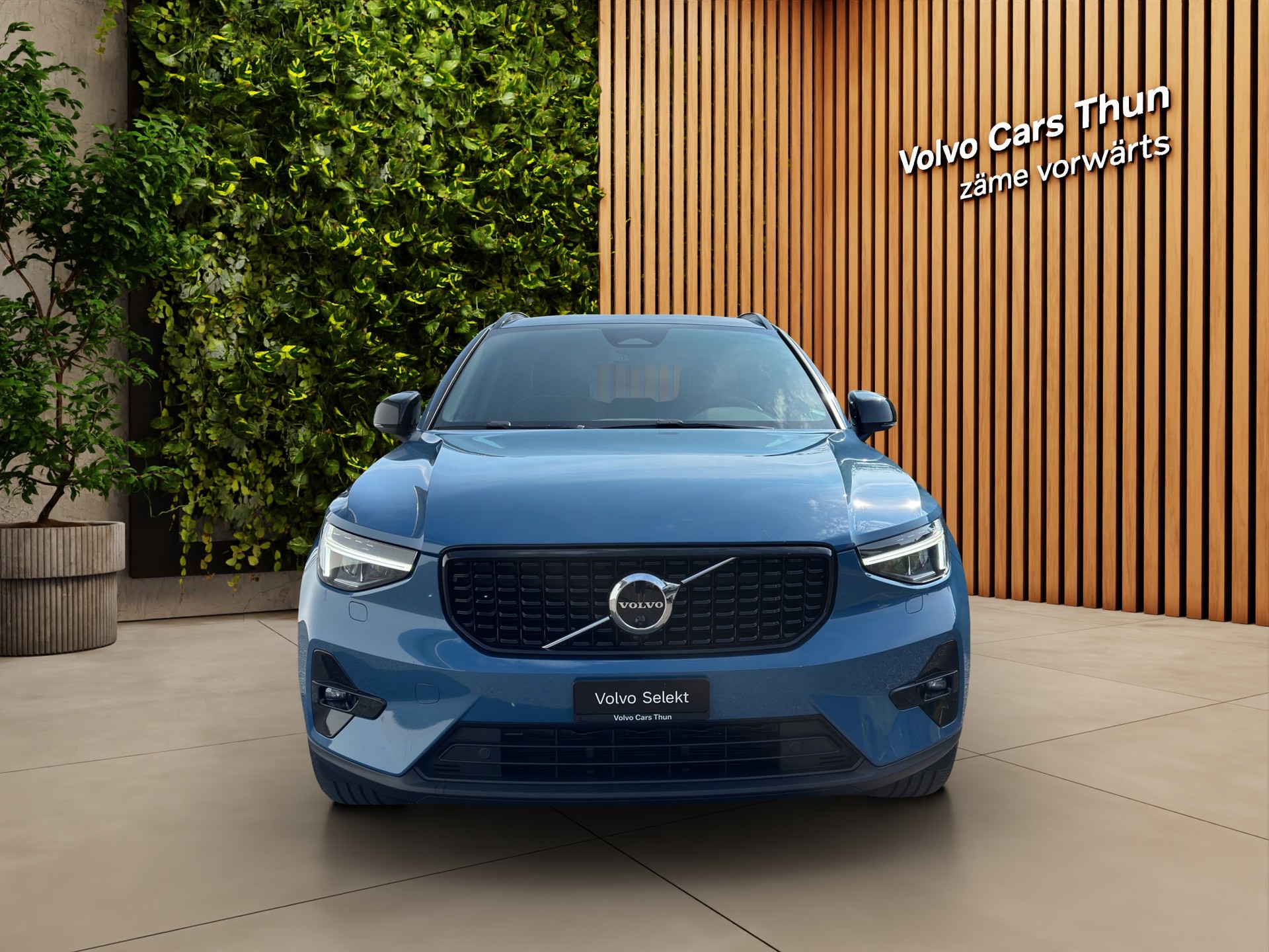 VOLVO XC40 2.0 B4 MH Plus Dark AWD-image-1